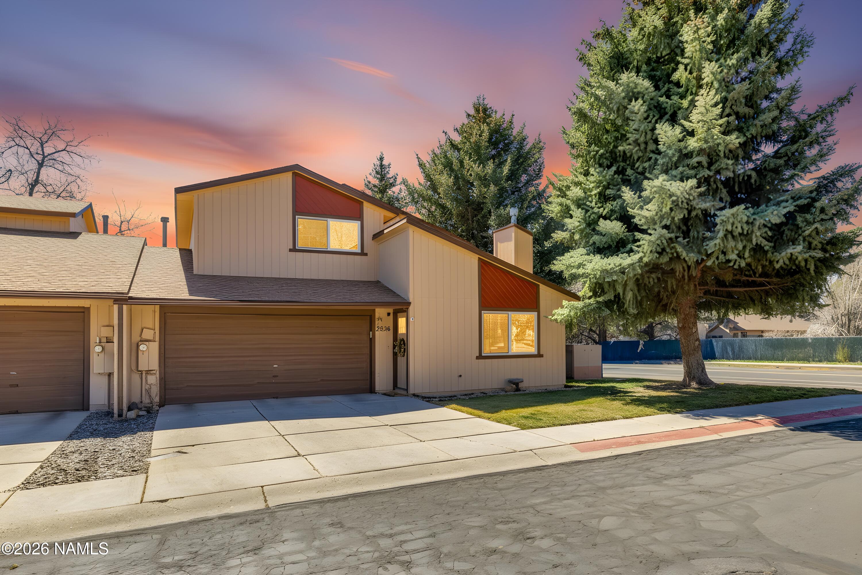2536 E Eva Loop