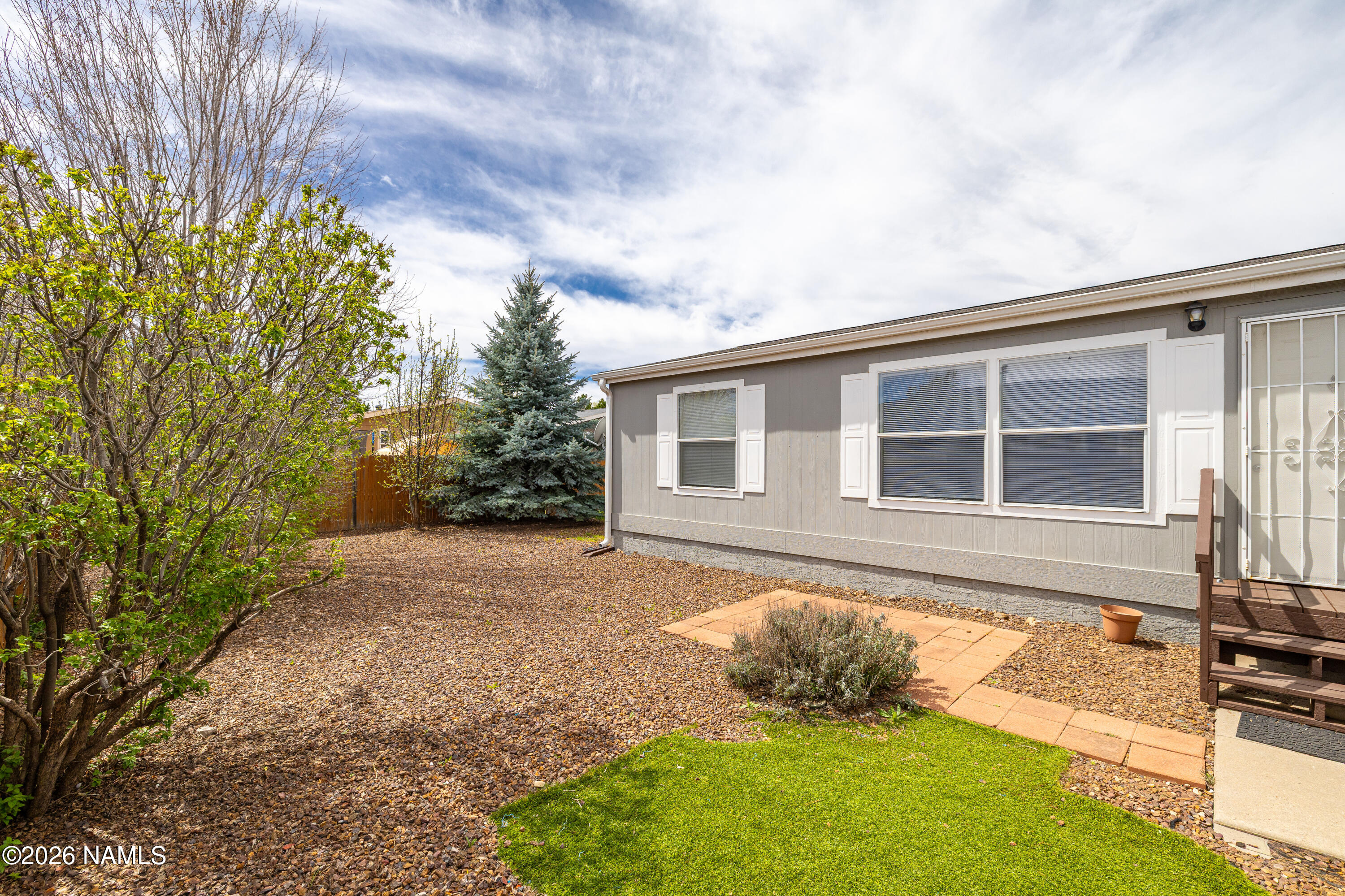 1675 W Sherrie Drive