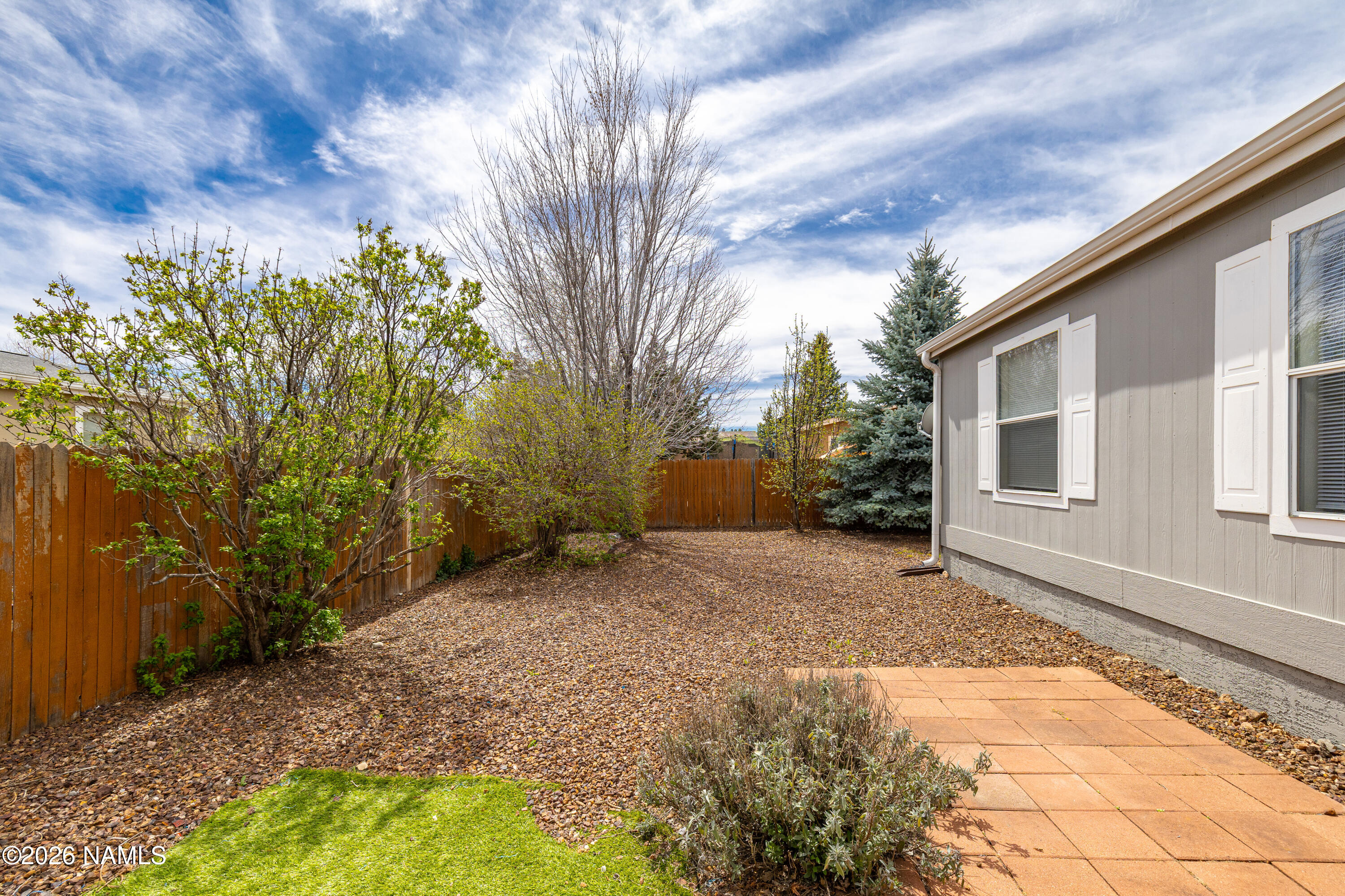 1675 W Sherrie Drive