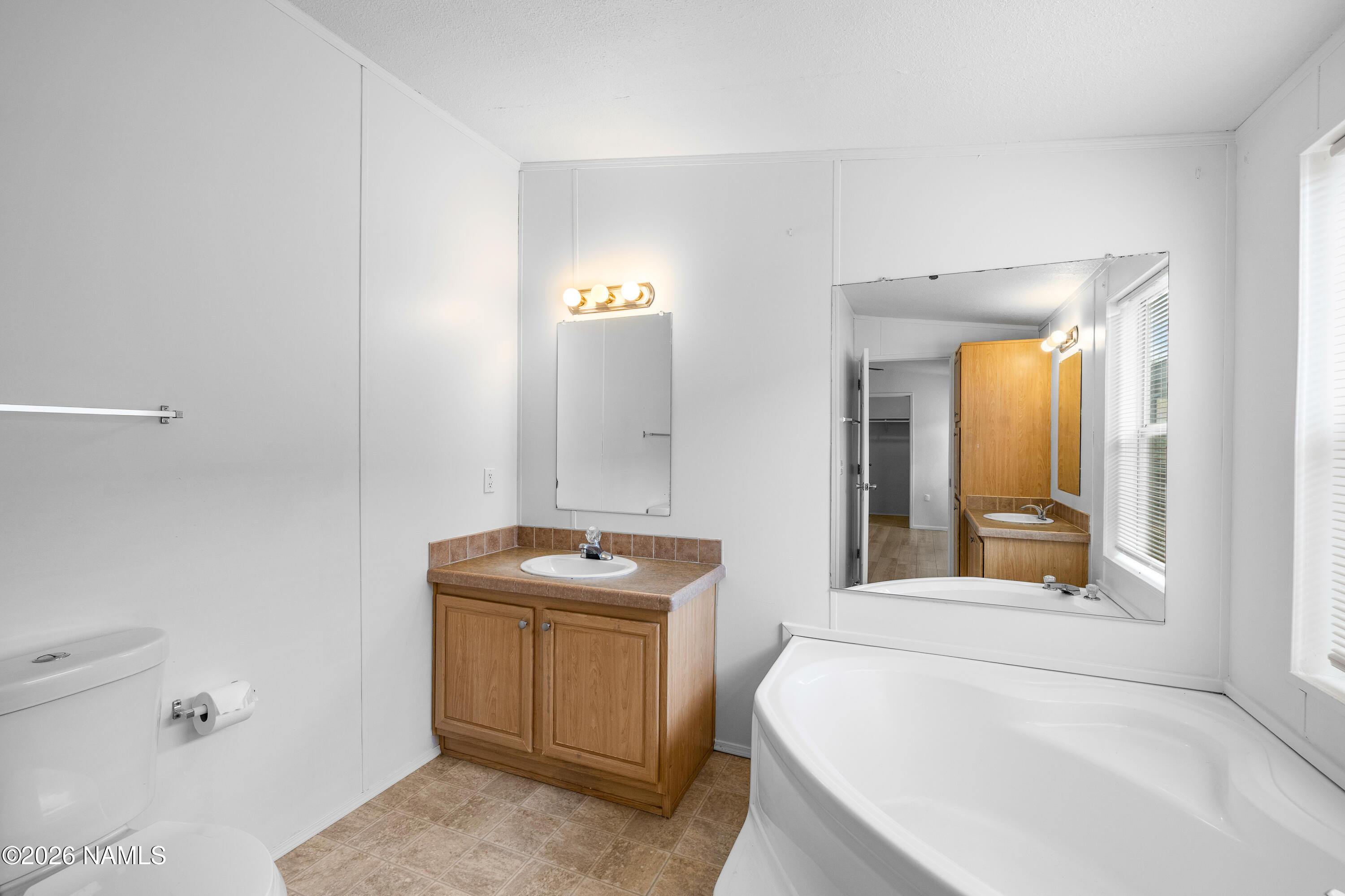 1675 W Sherrie Drive