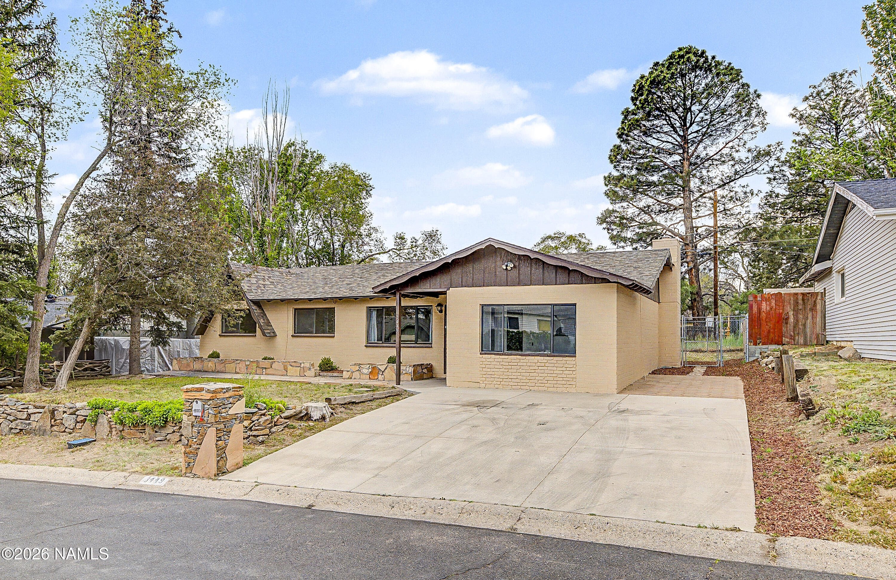 3449 N Alta Vista Drive