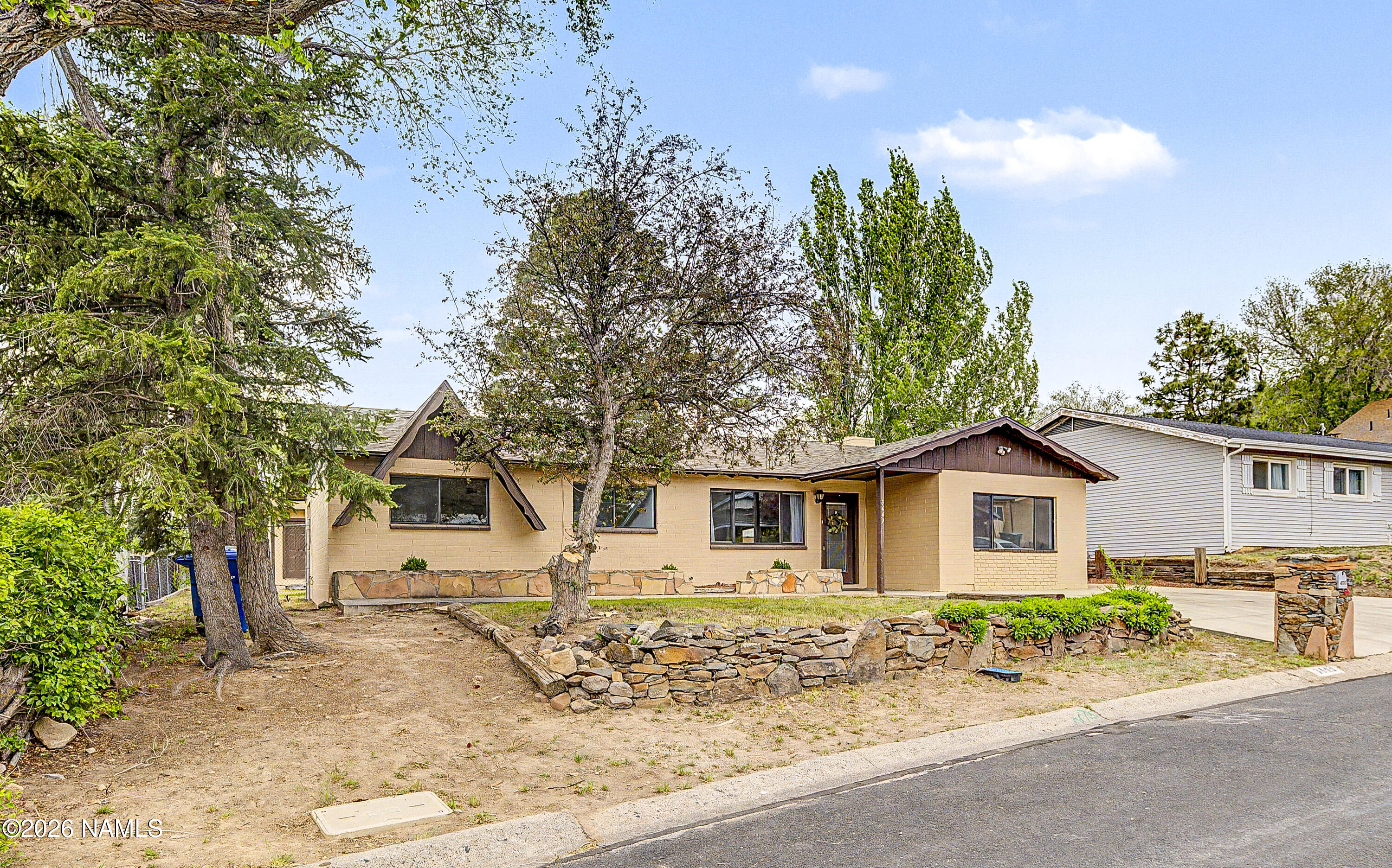 3449 N Alta Vista Drive