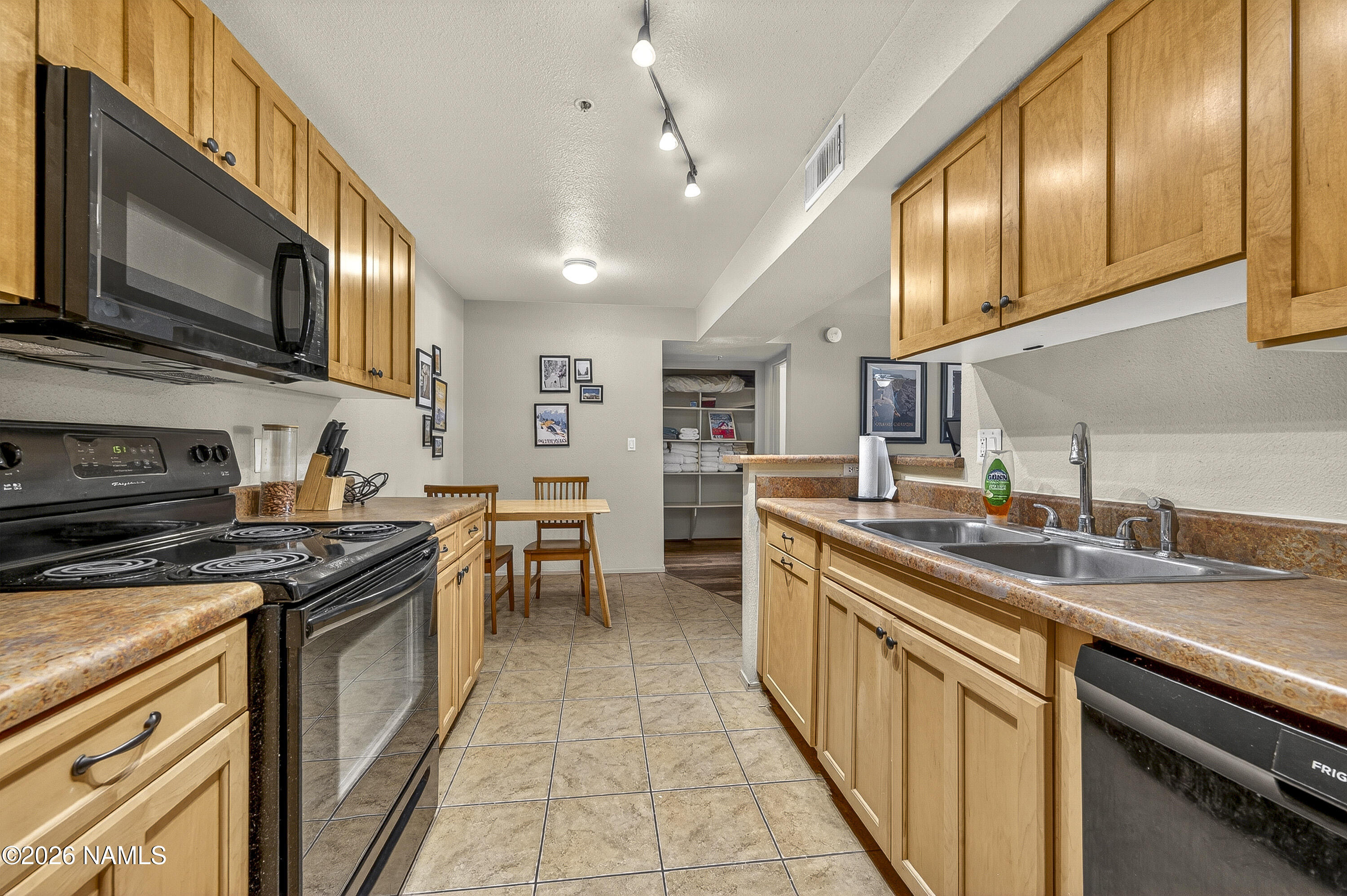 1385 W University Avenue 3-119