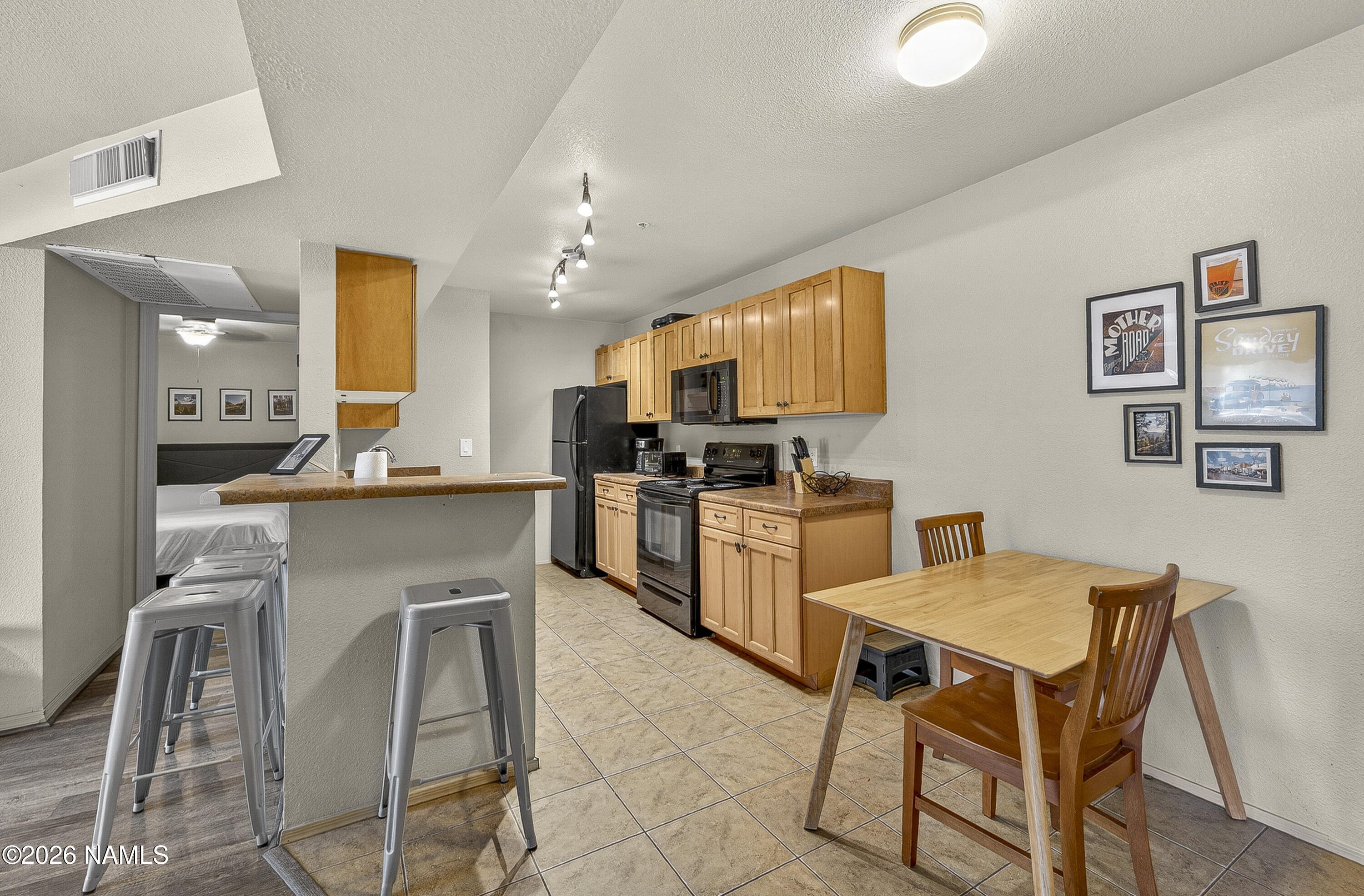 1385 W University Avenue 3-119