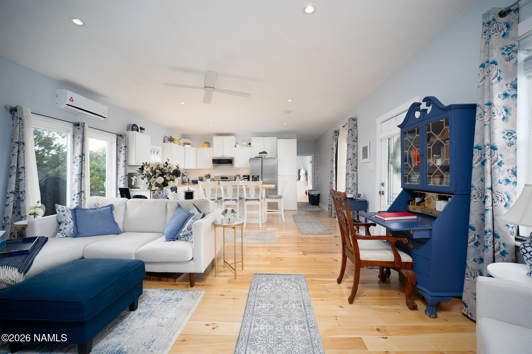 2576 W Roberts Road