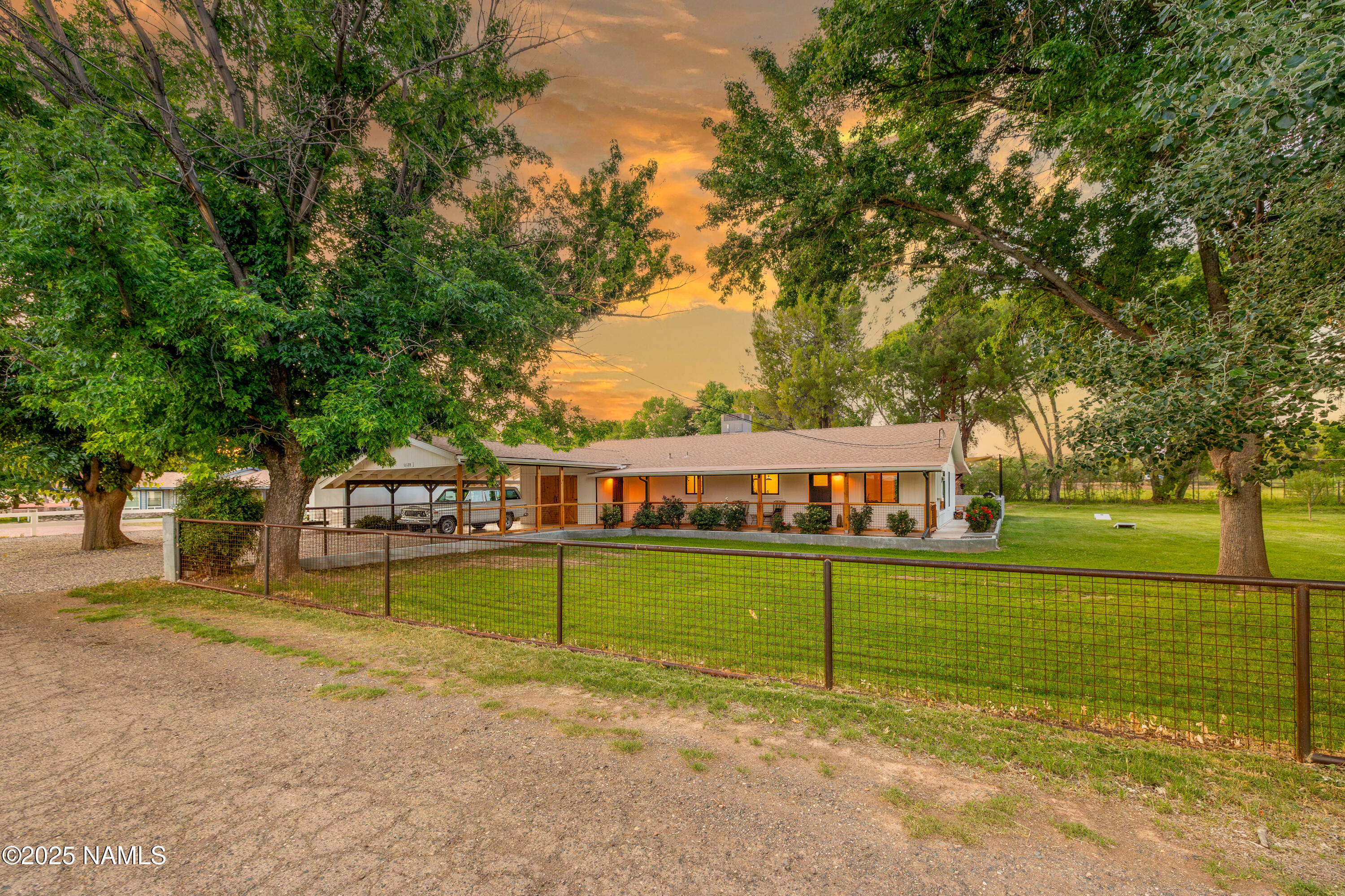 11120 E Brooks Lane