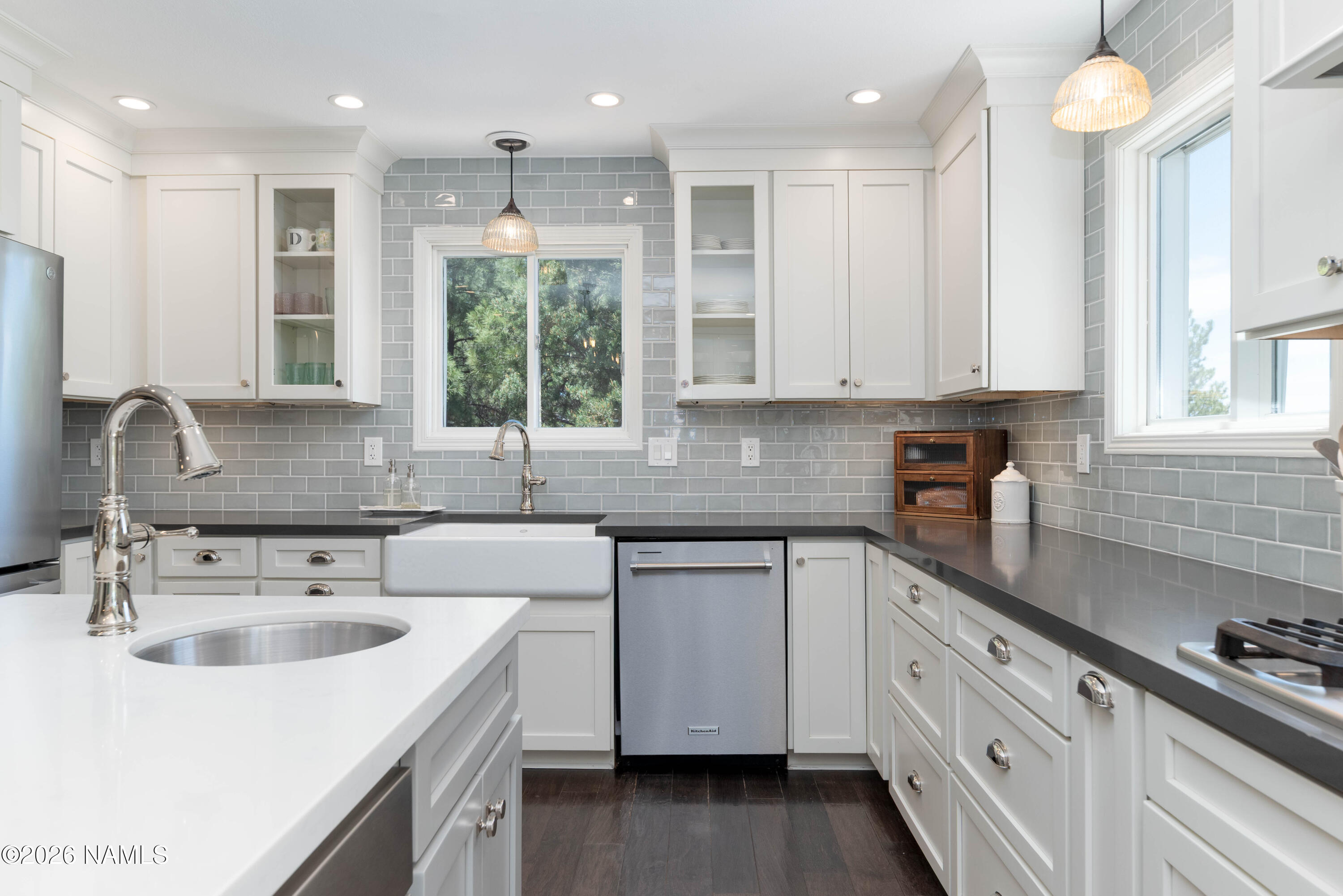 3990 E Kokopelli Lane
