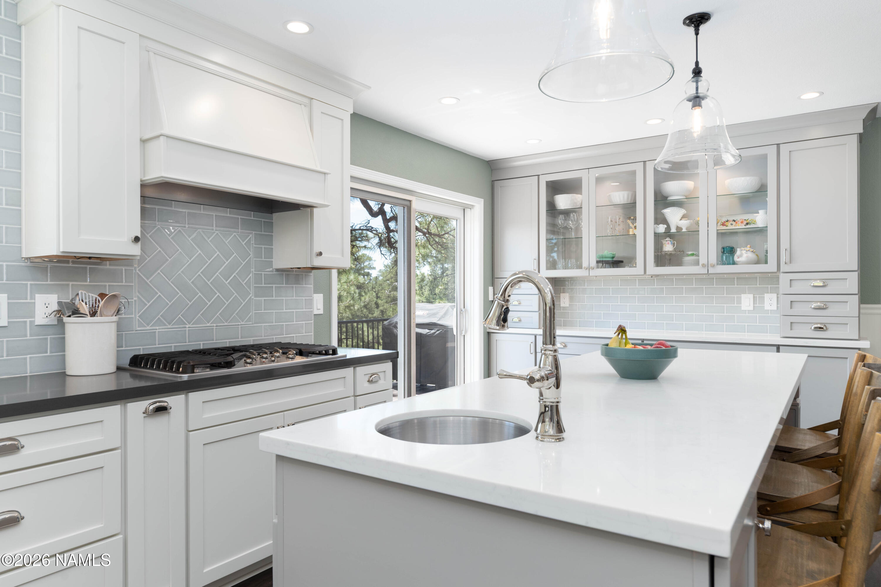 3990 E Kokopelli Lane