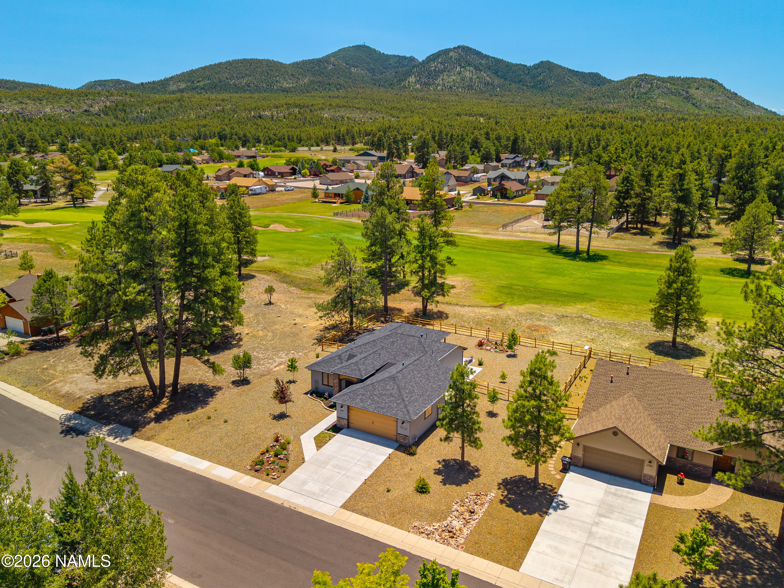 2747 W Brookhollow Drive