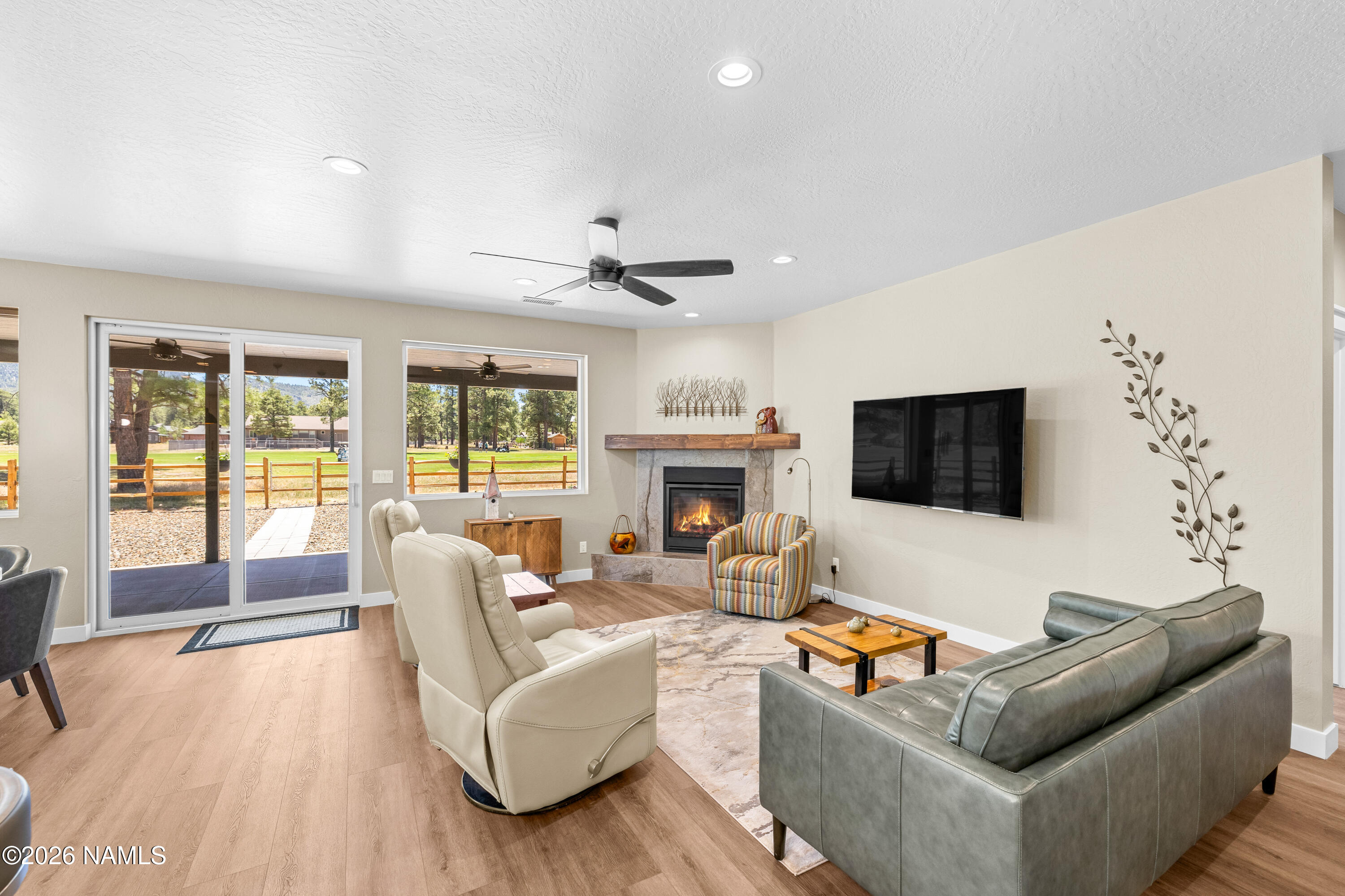 2747 W Brookhollow Drive
