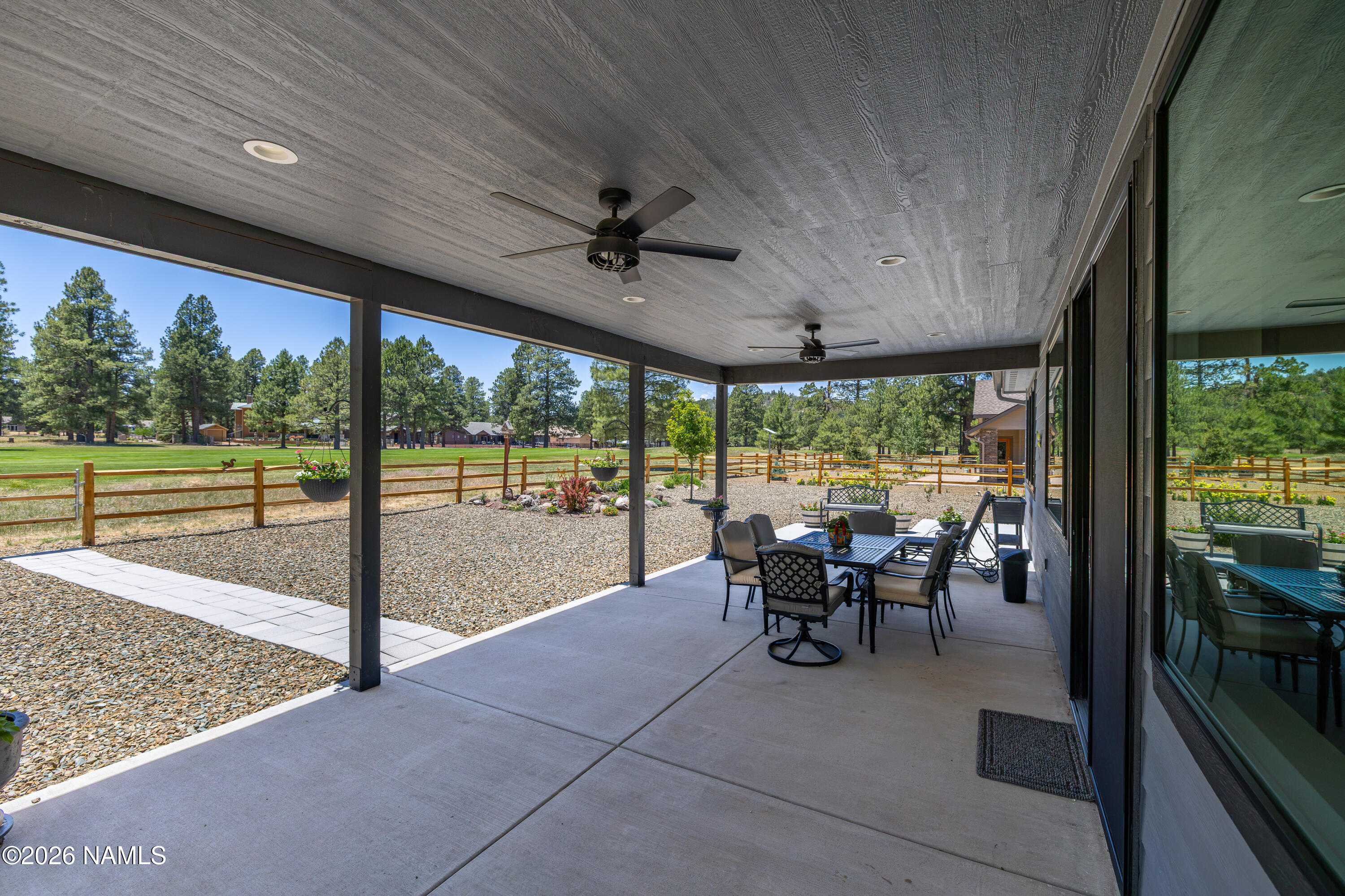 2747 W Brookhollow Drive