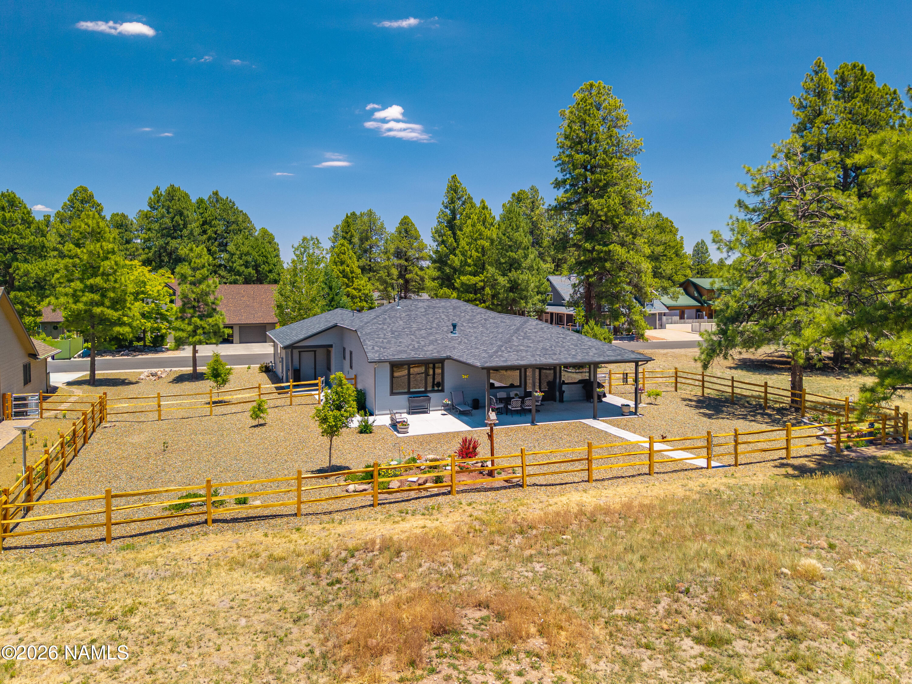 2747 W Brookhollow Drive