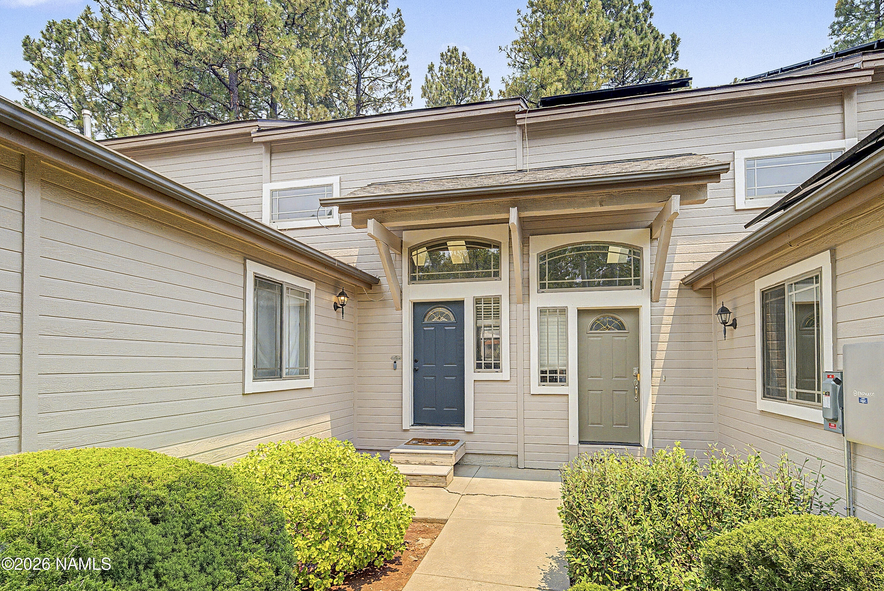 1876 W Camelot Drive