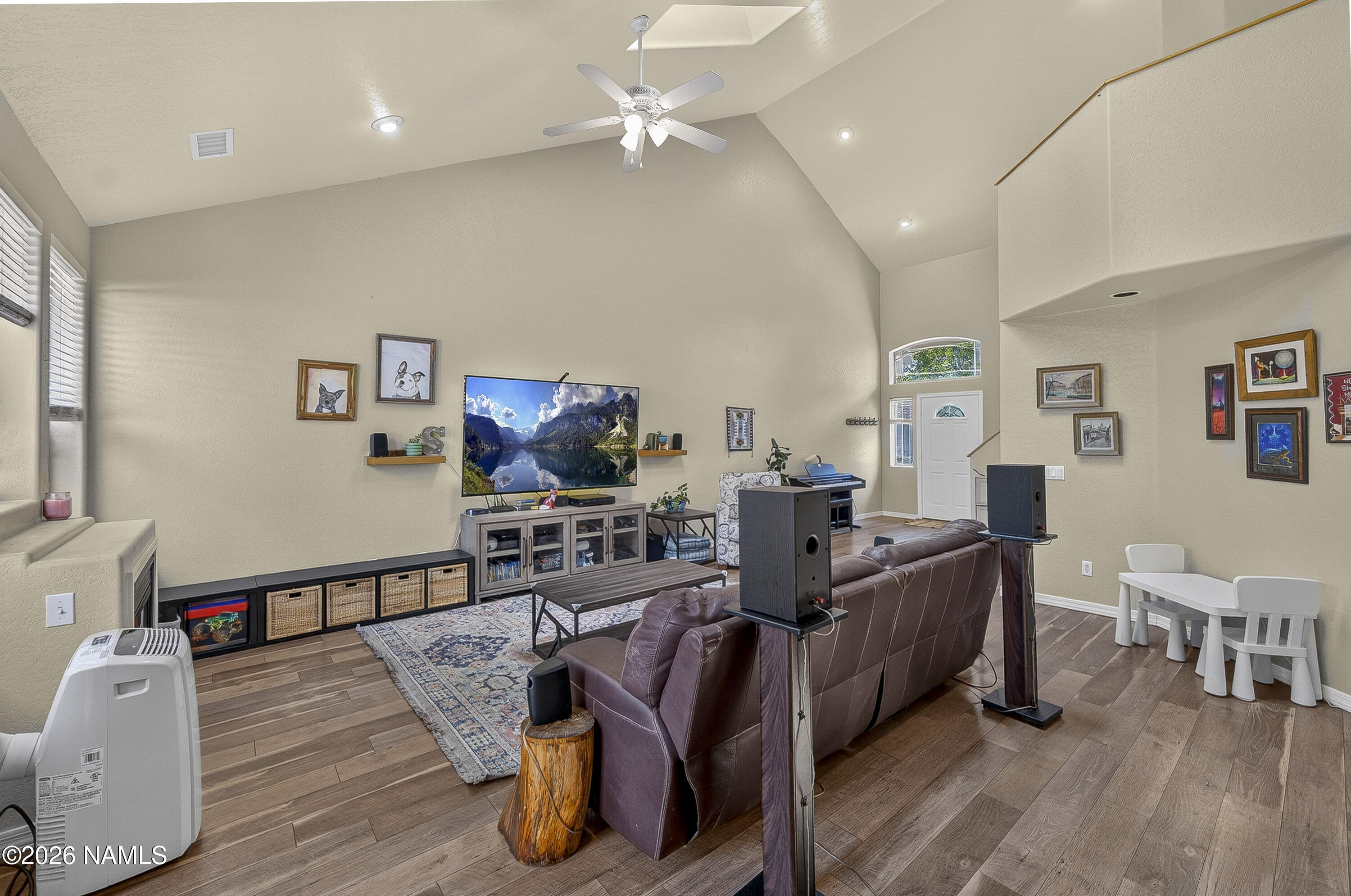 1876 W Camelot Drive