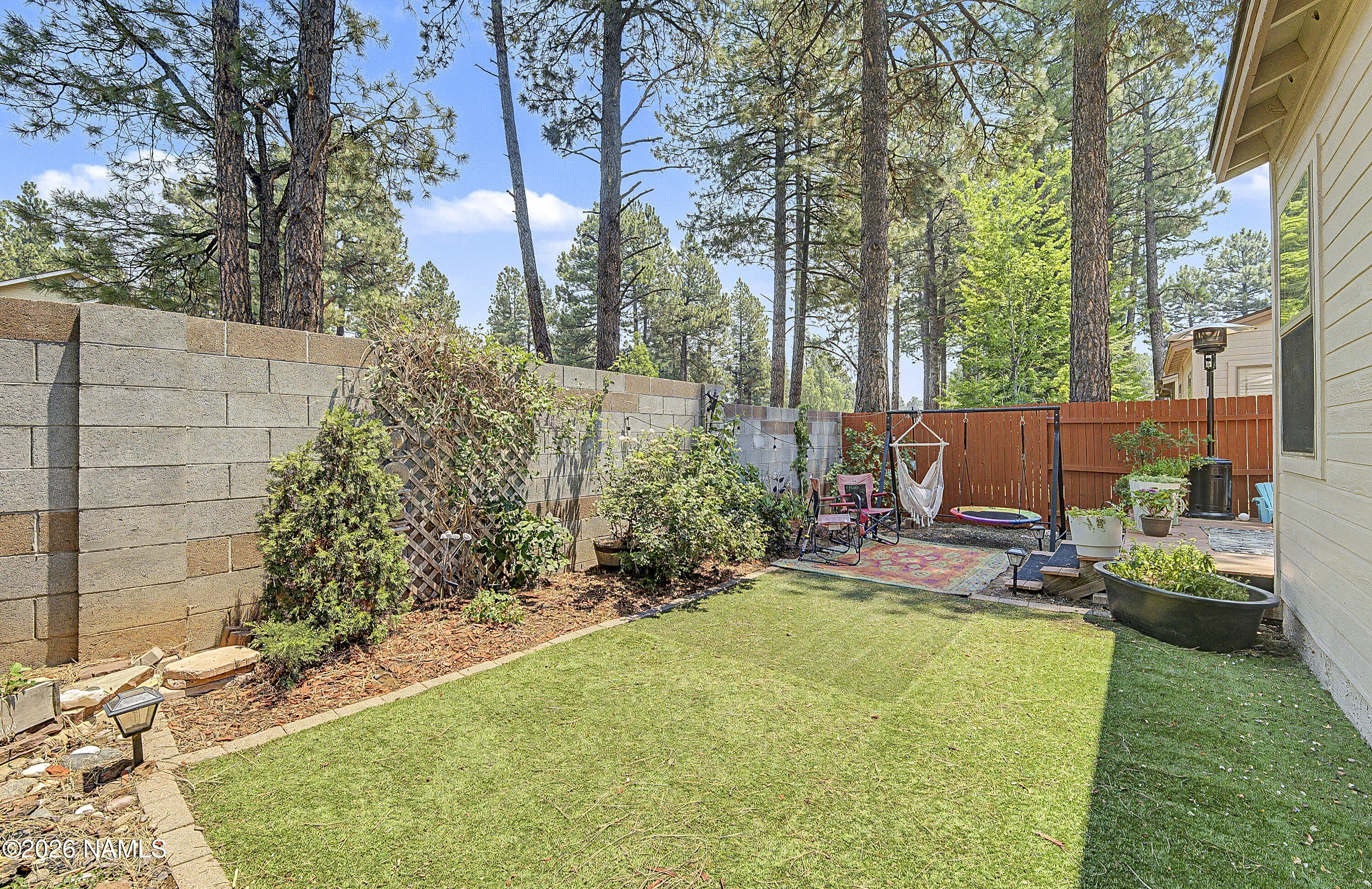 1876 W Camelot Drive