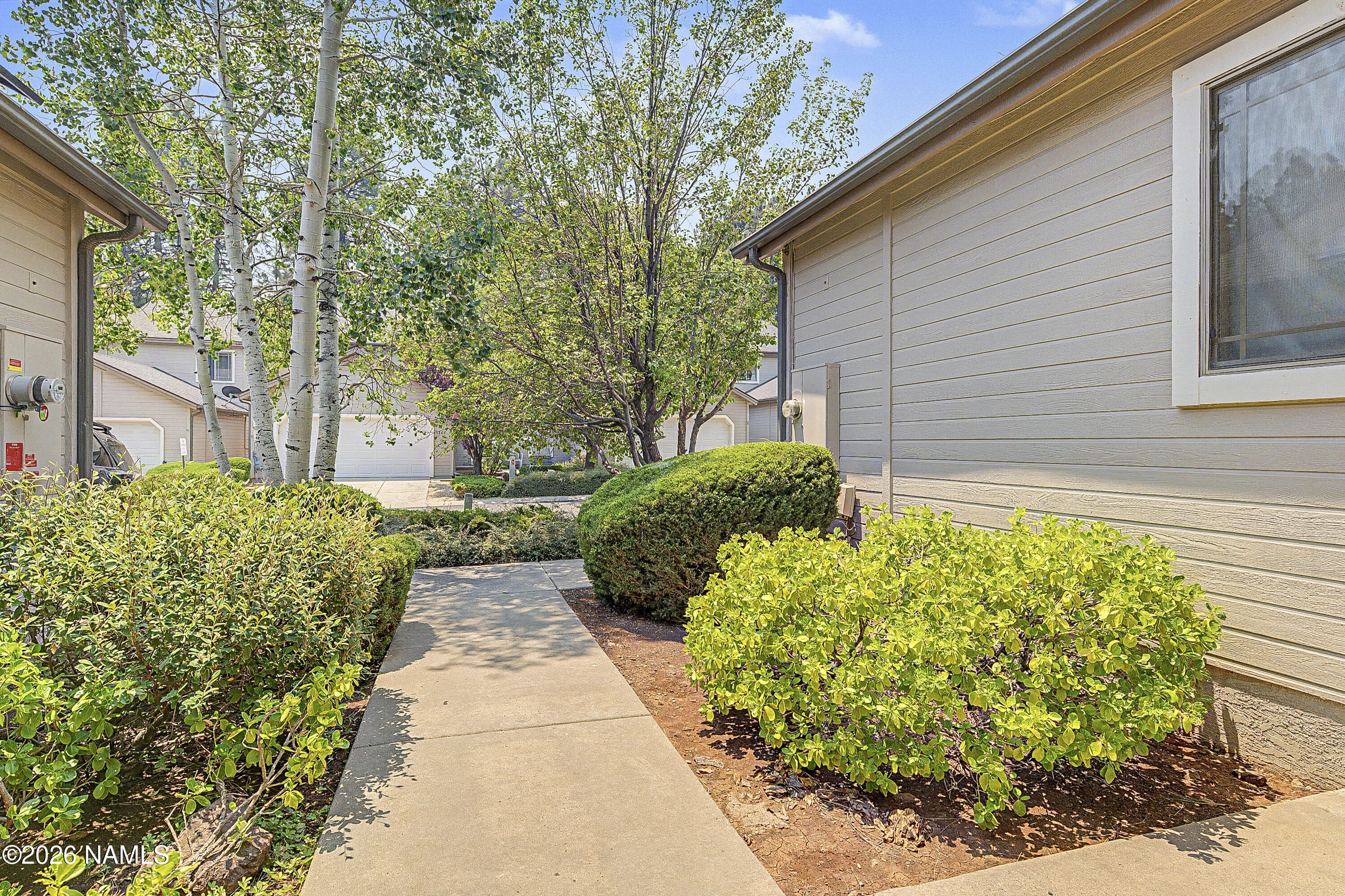 1876 W Camelot Drive