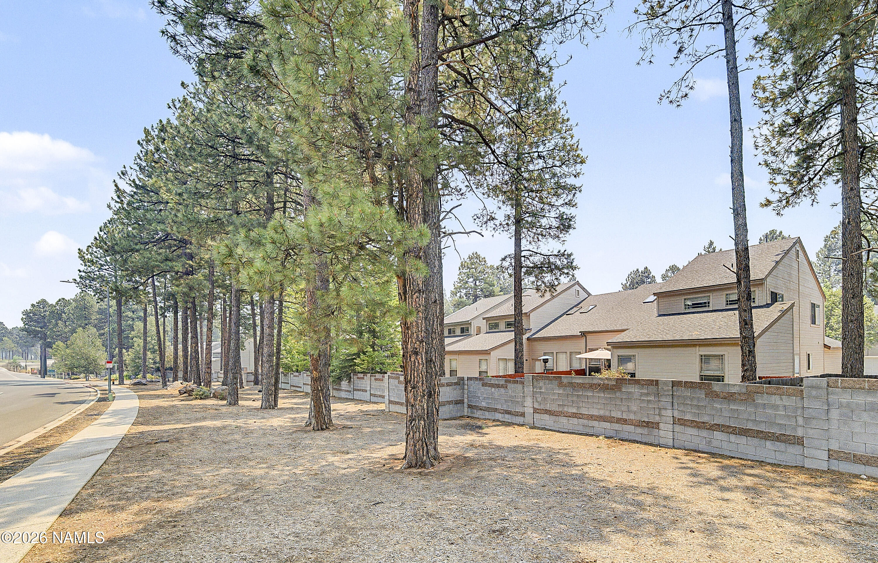 1876 W Camelot Drive