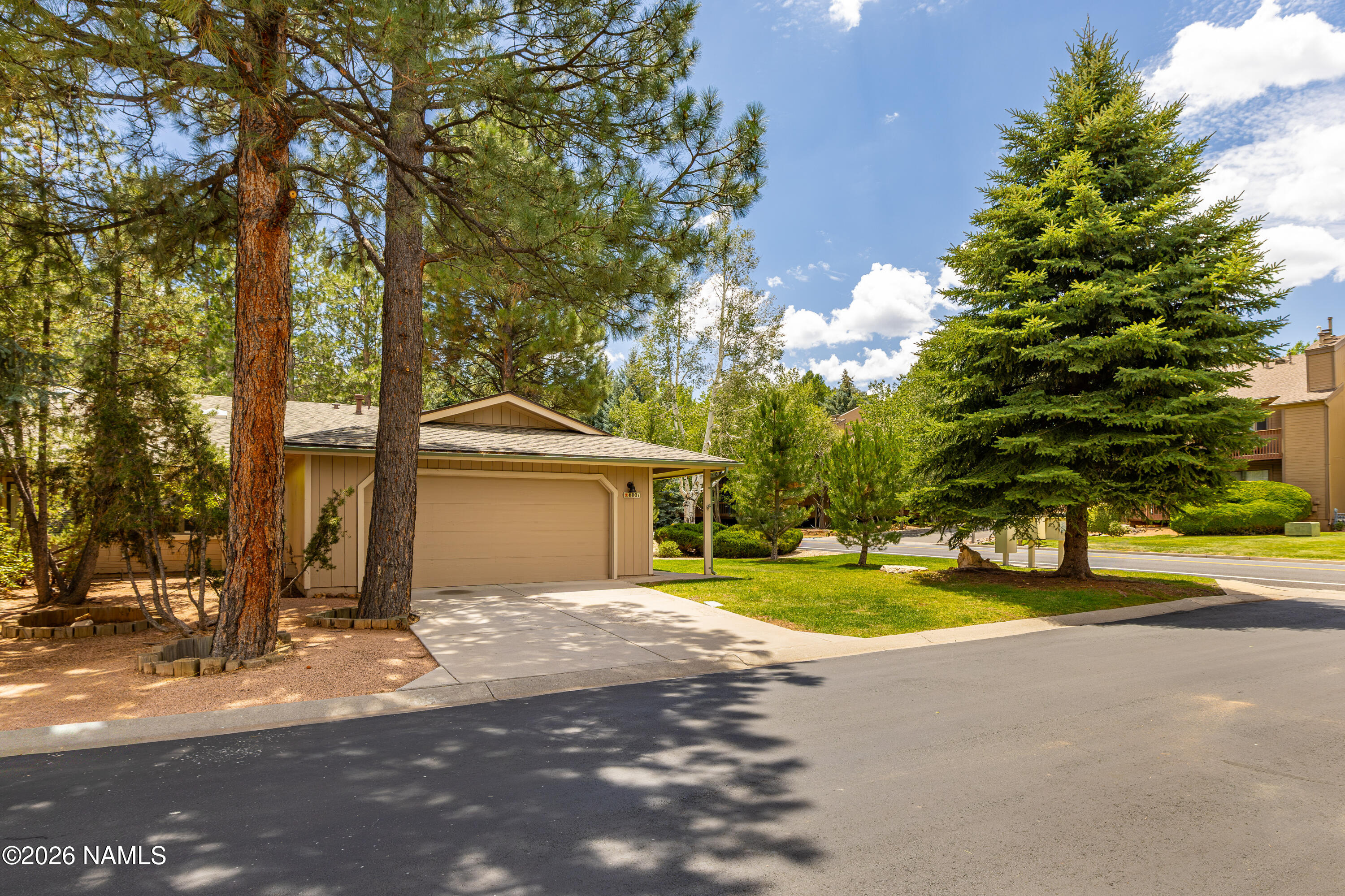 6001 E Laurel Loop