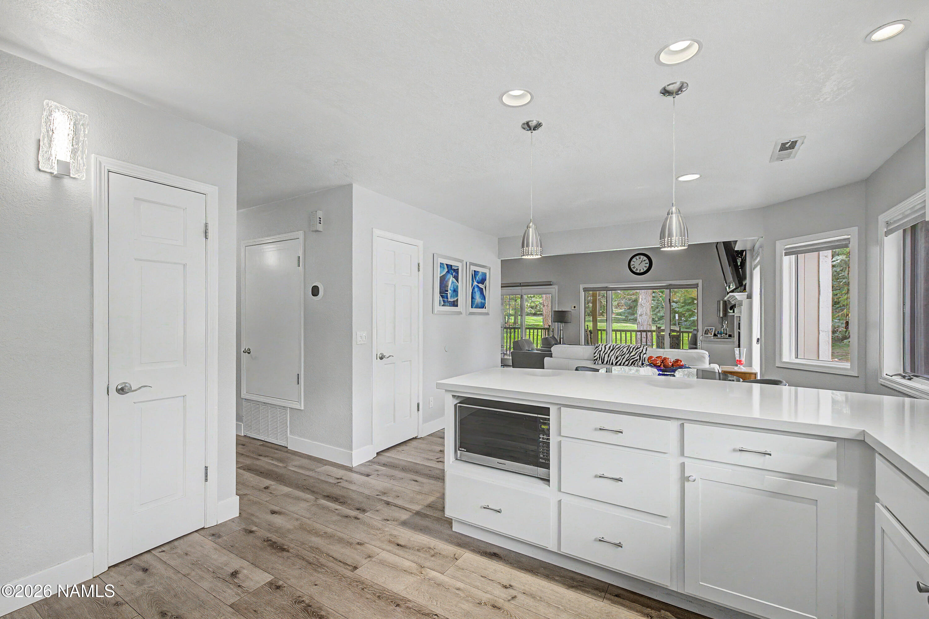 6001 E Laurel Loop