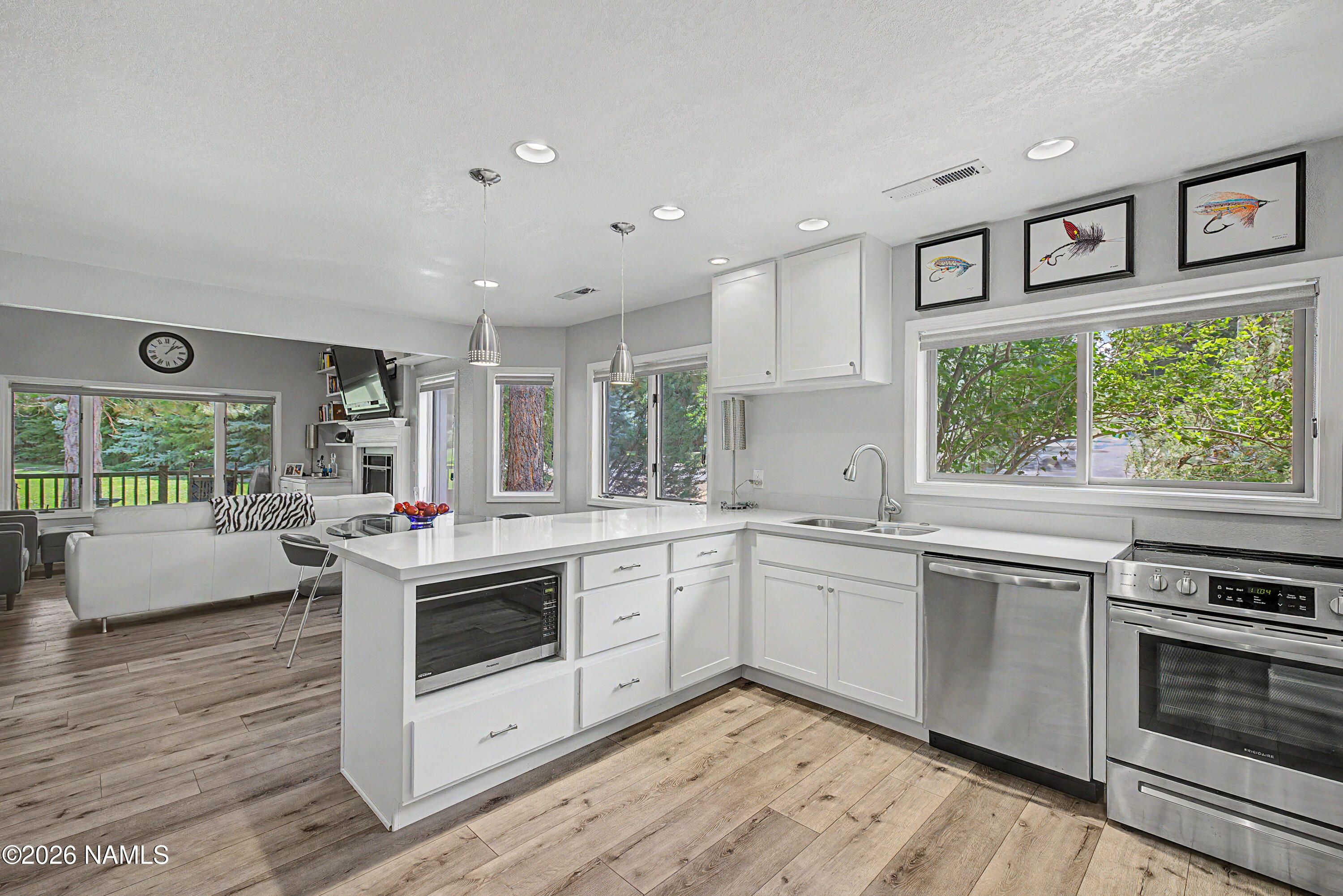 6001 E Laurel Loop