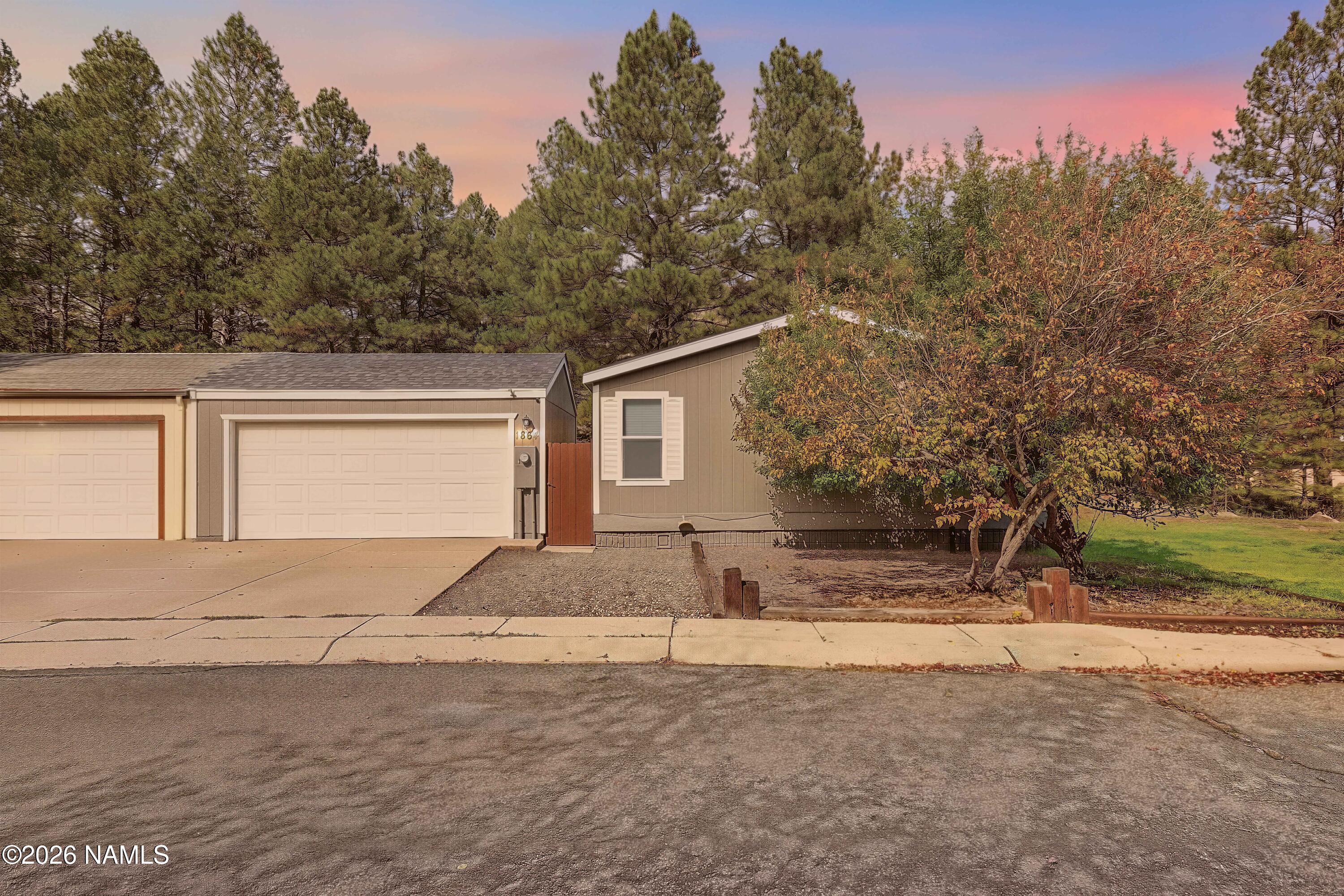 1864 W Shellie Drive