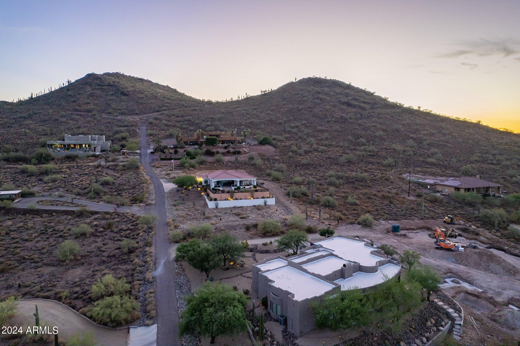 1828 W SENTINEL ROCK Road, n/a