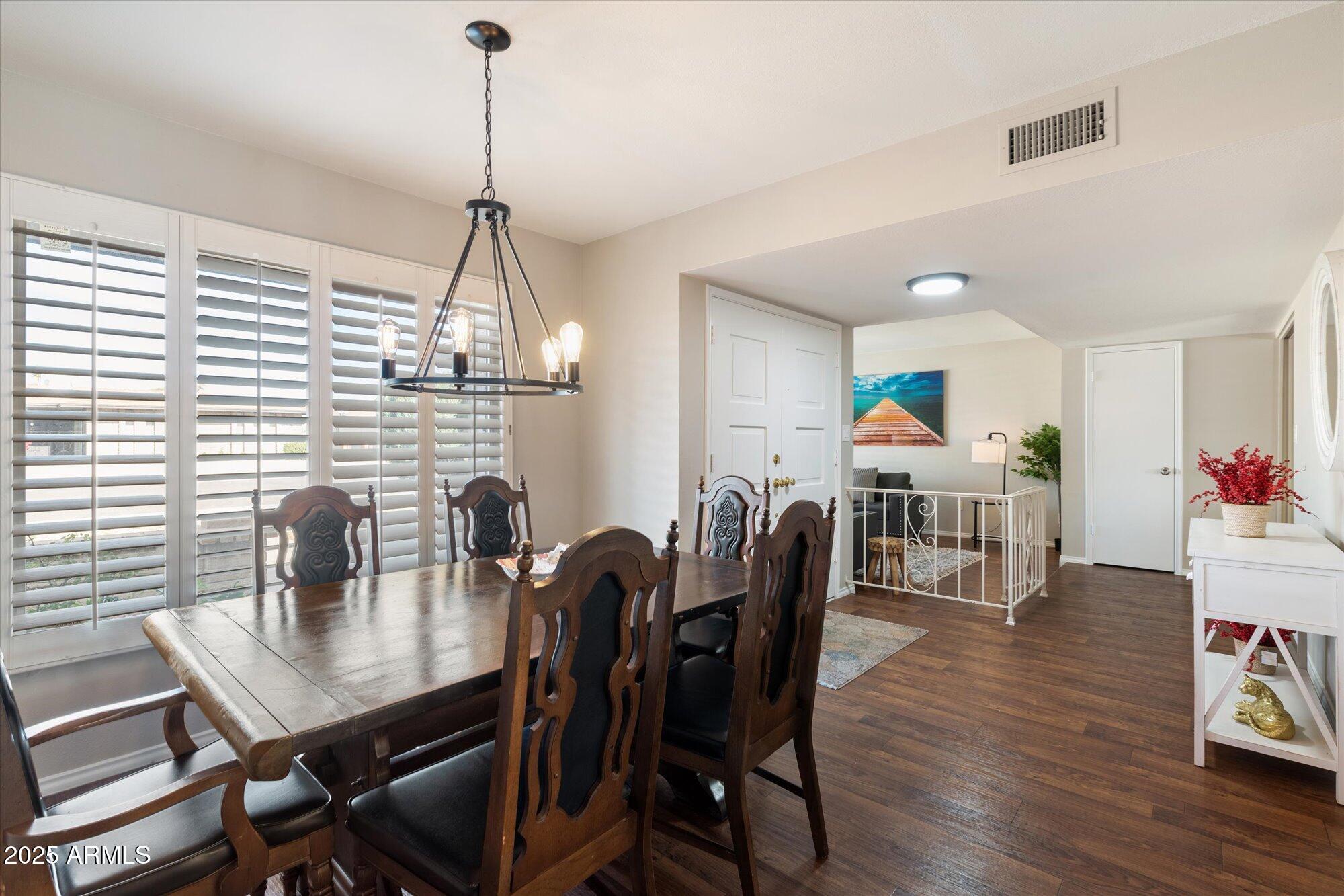 4421 W Laurie Lane