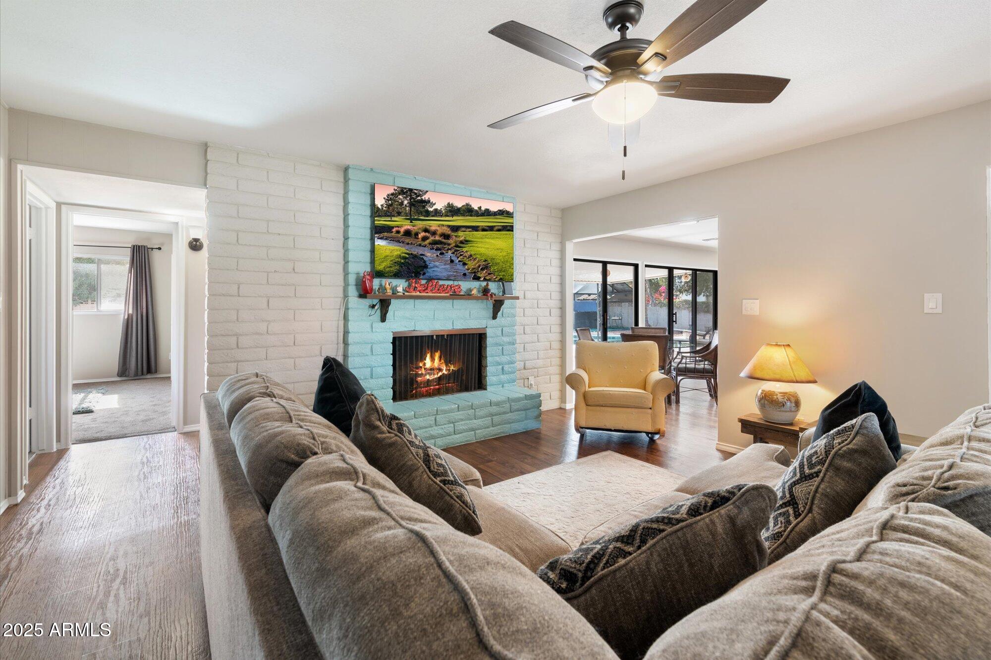 4421 W Laurie Lane