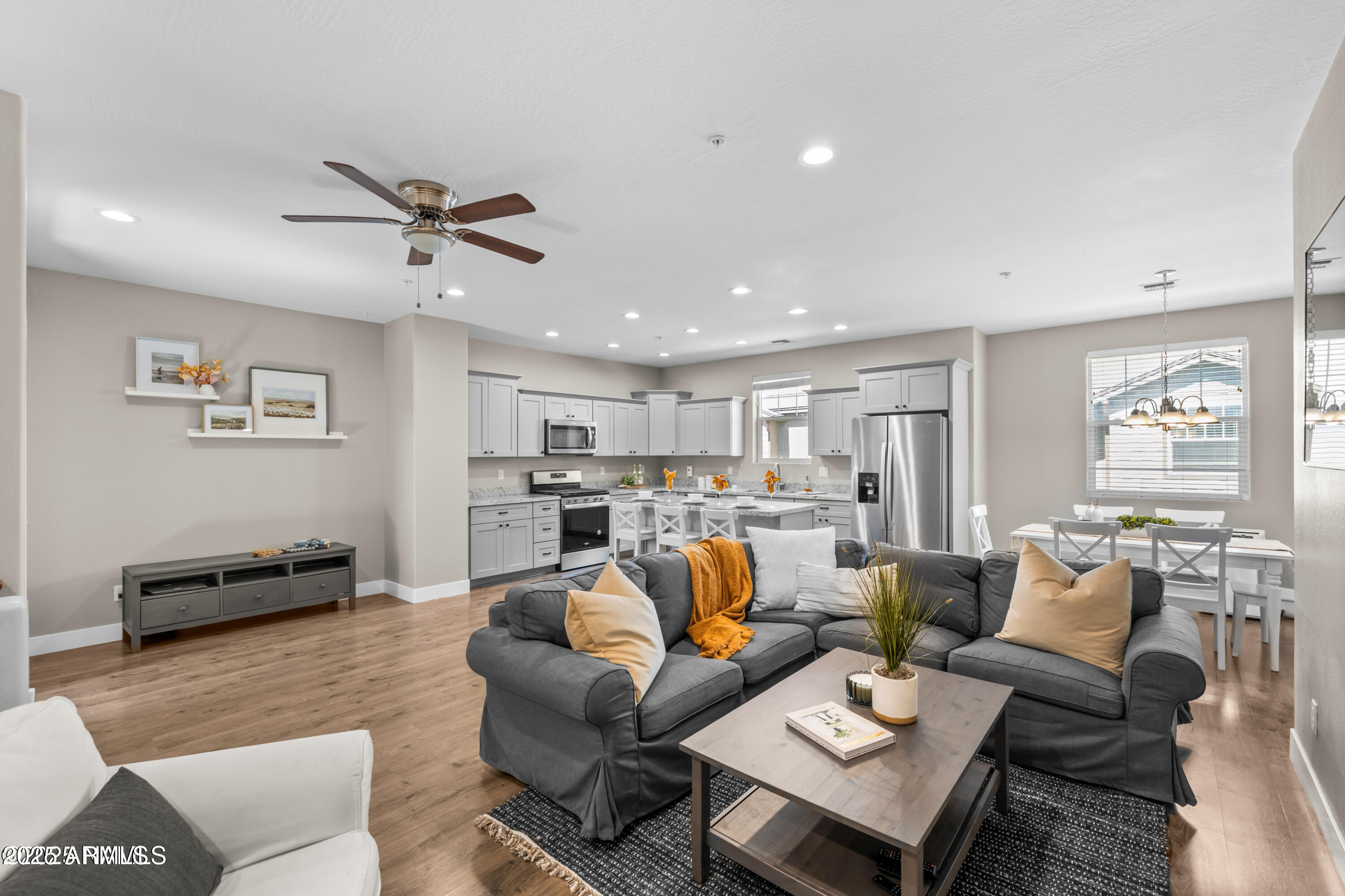 2553 W CRIPPLE CREEK Drive
