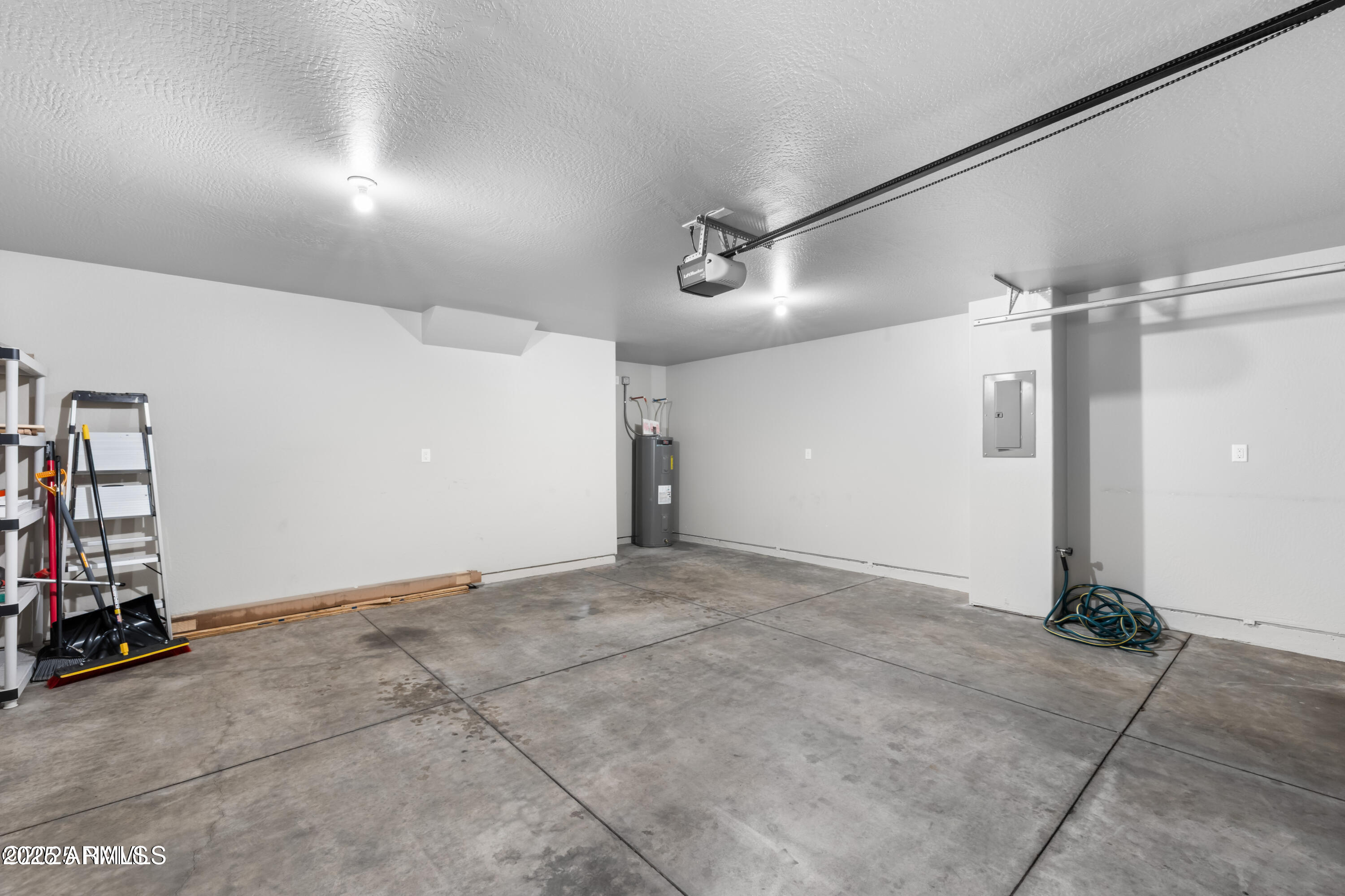 2553 W CRIPPLE CREEK Drive