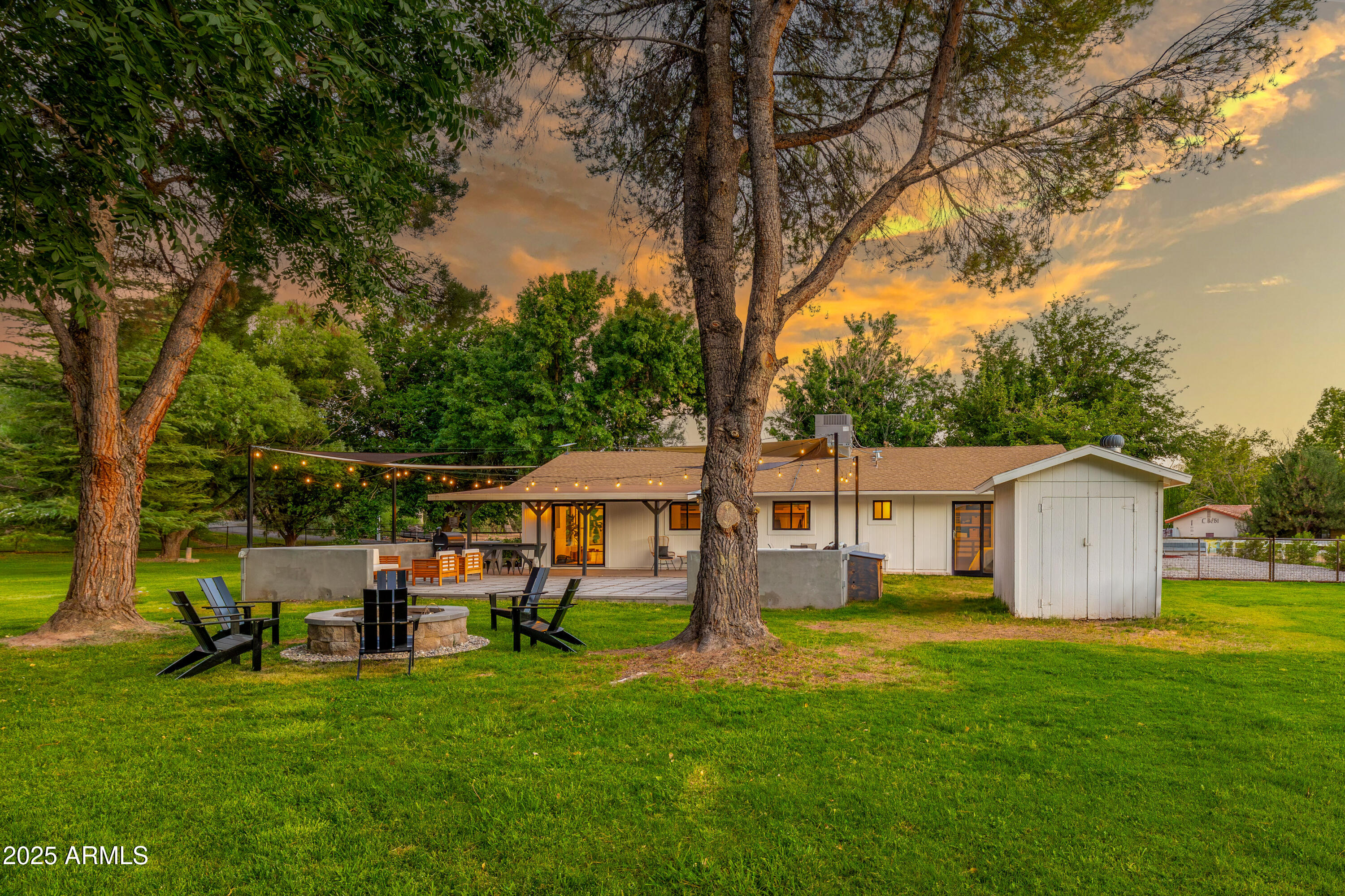 11120 E Brooks Lane