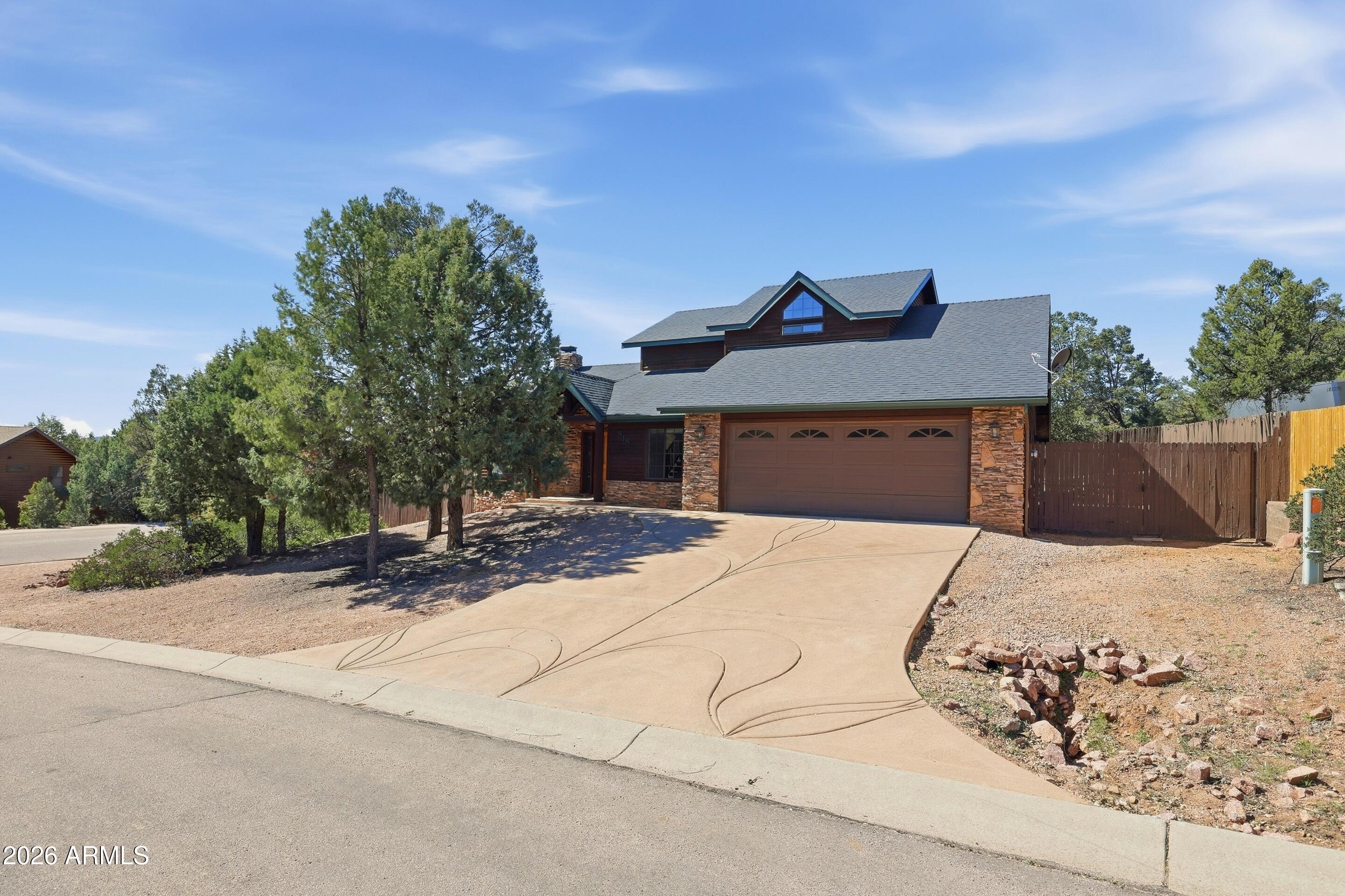 818 W ST MORITZ Drive