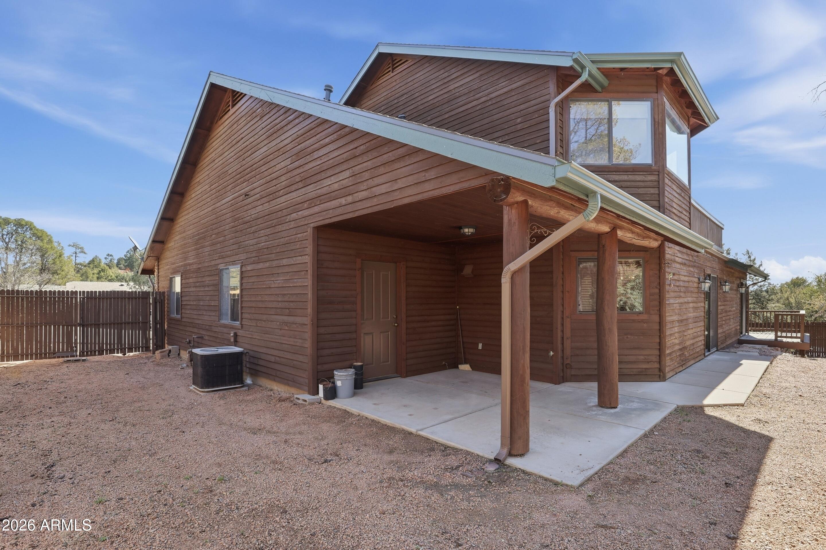 818 W ST MORITZ Drive