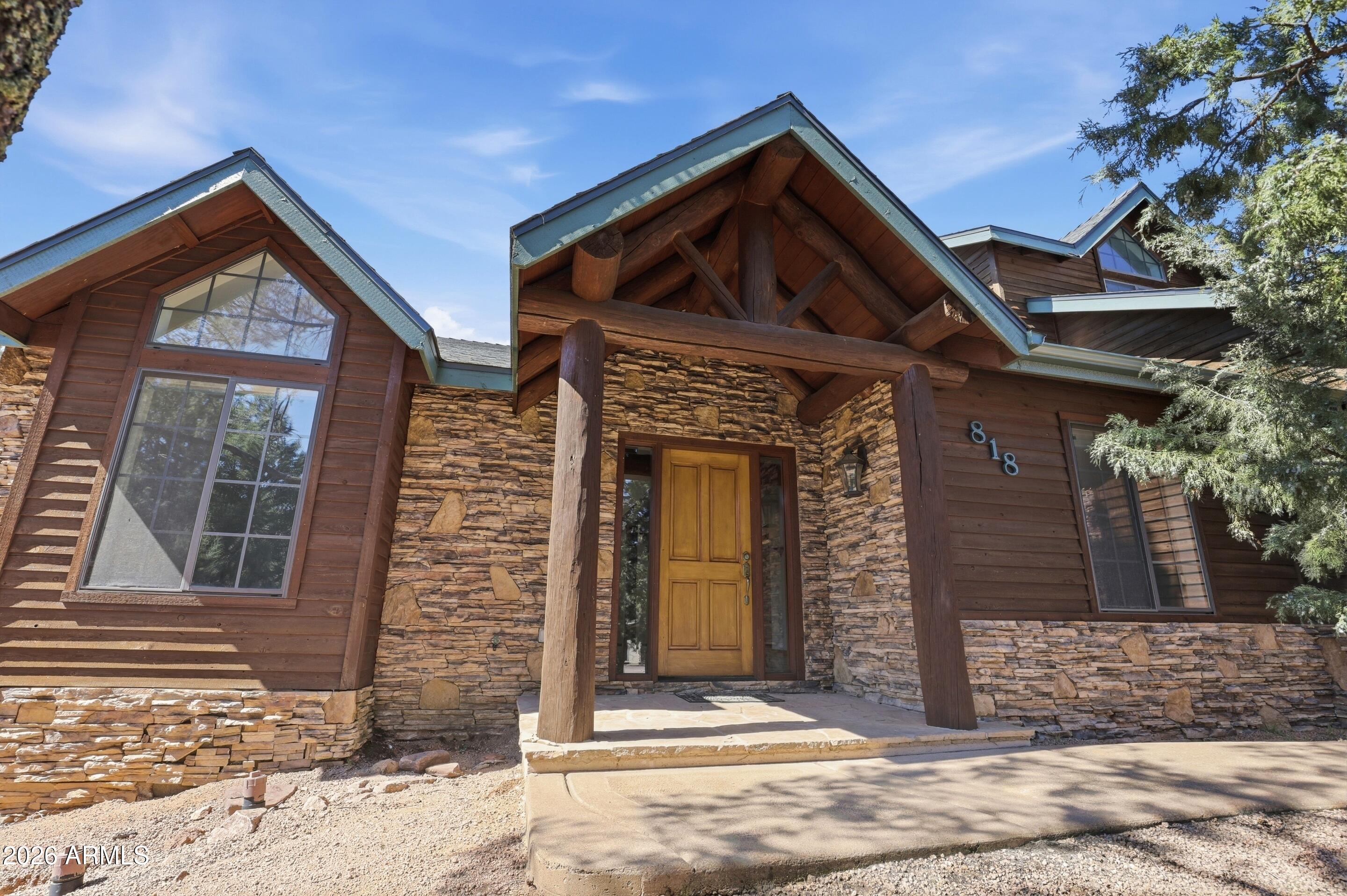 818 W ST MORITZ Drive