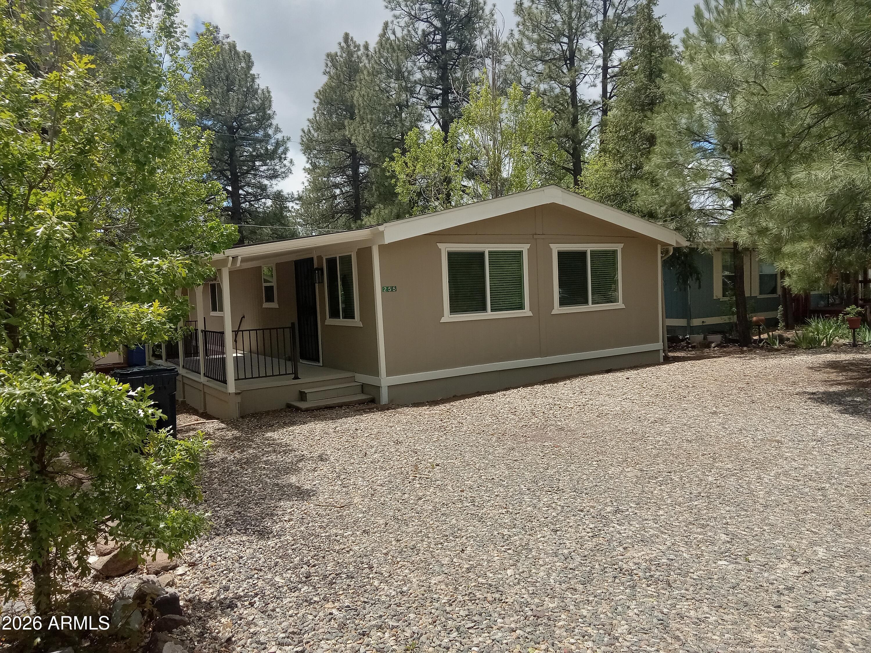 255 E OAK Drive