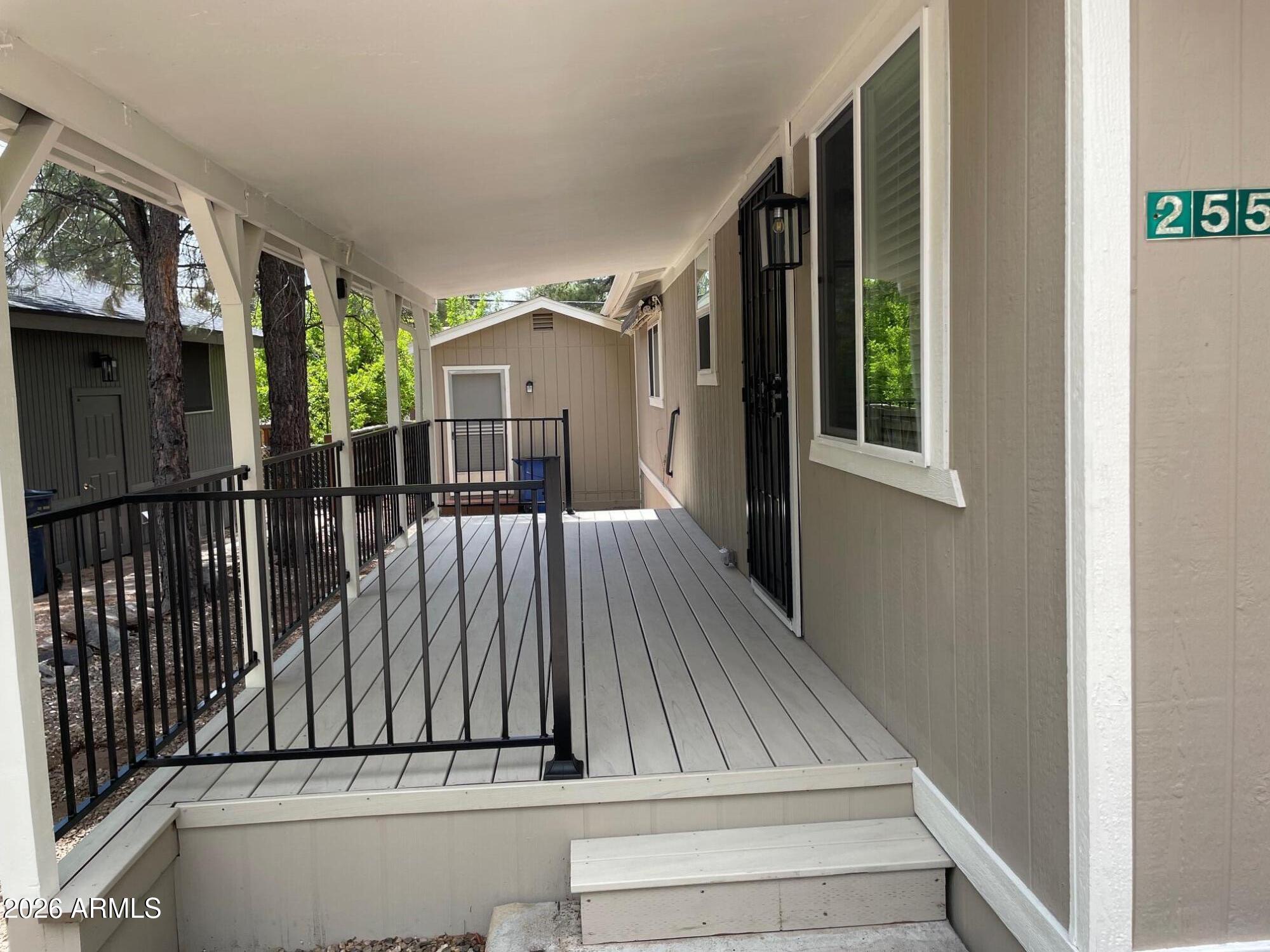255 E OAK Drive