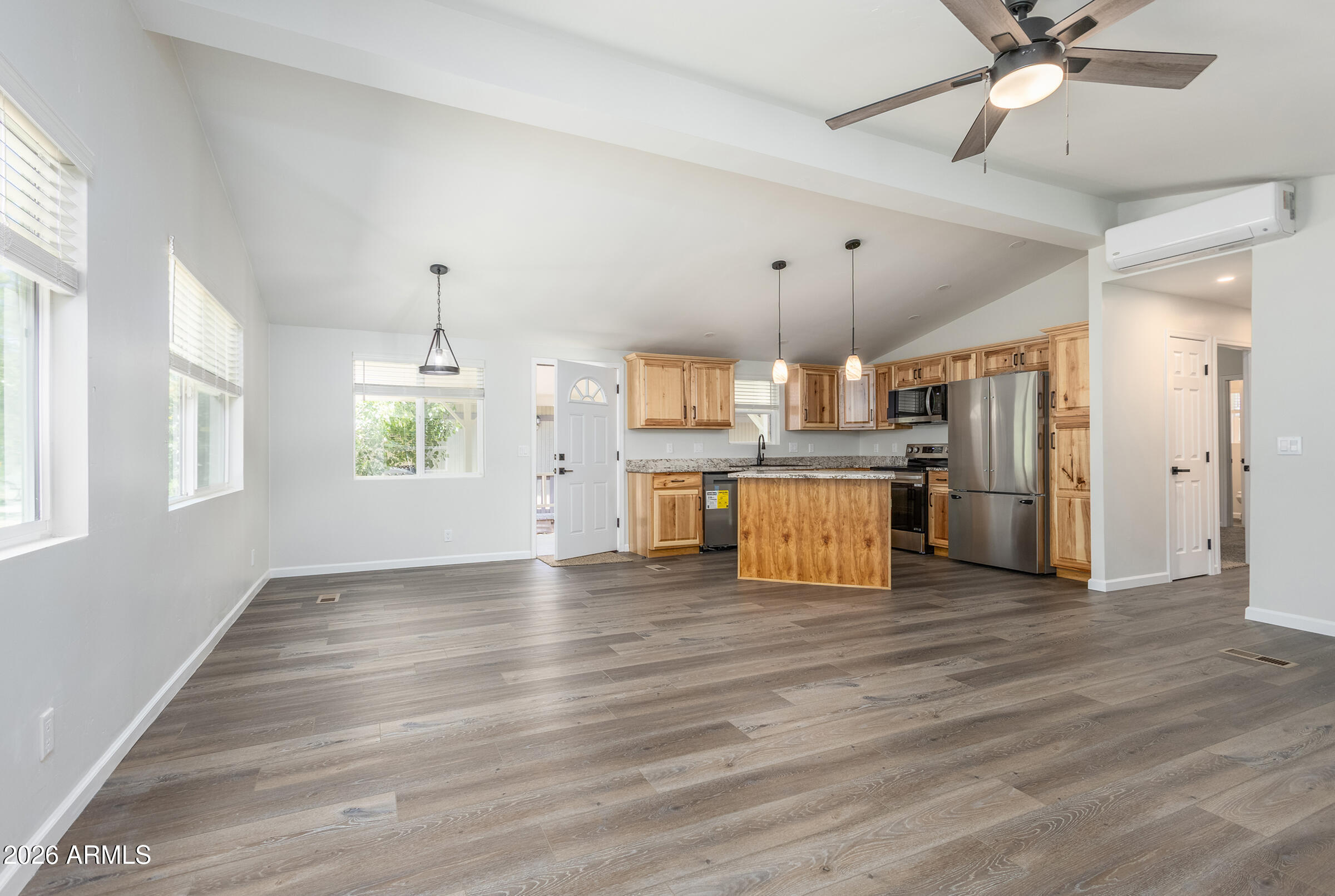 255 E OAK Drive