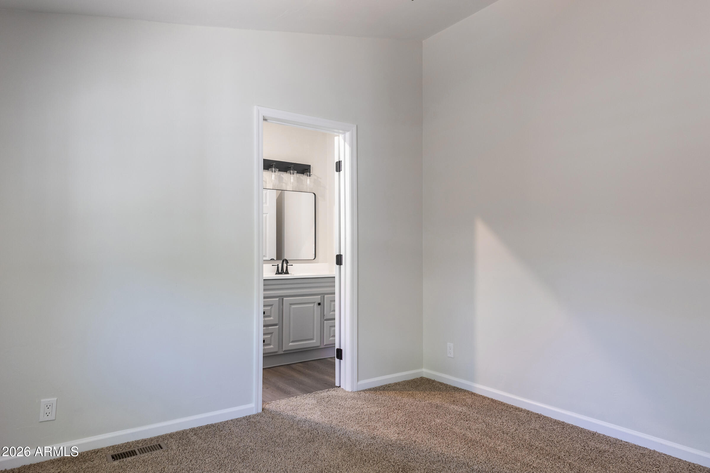 255 E OAK Drive
