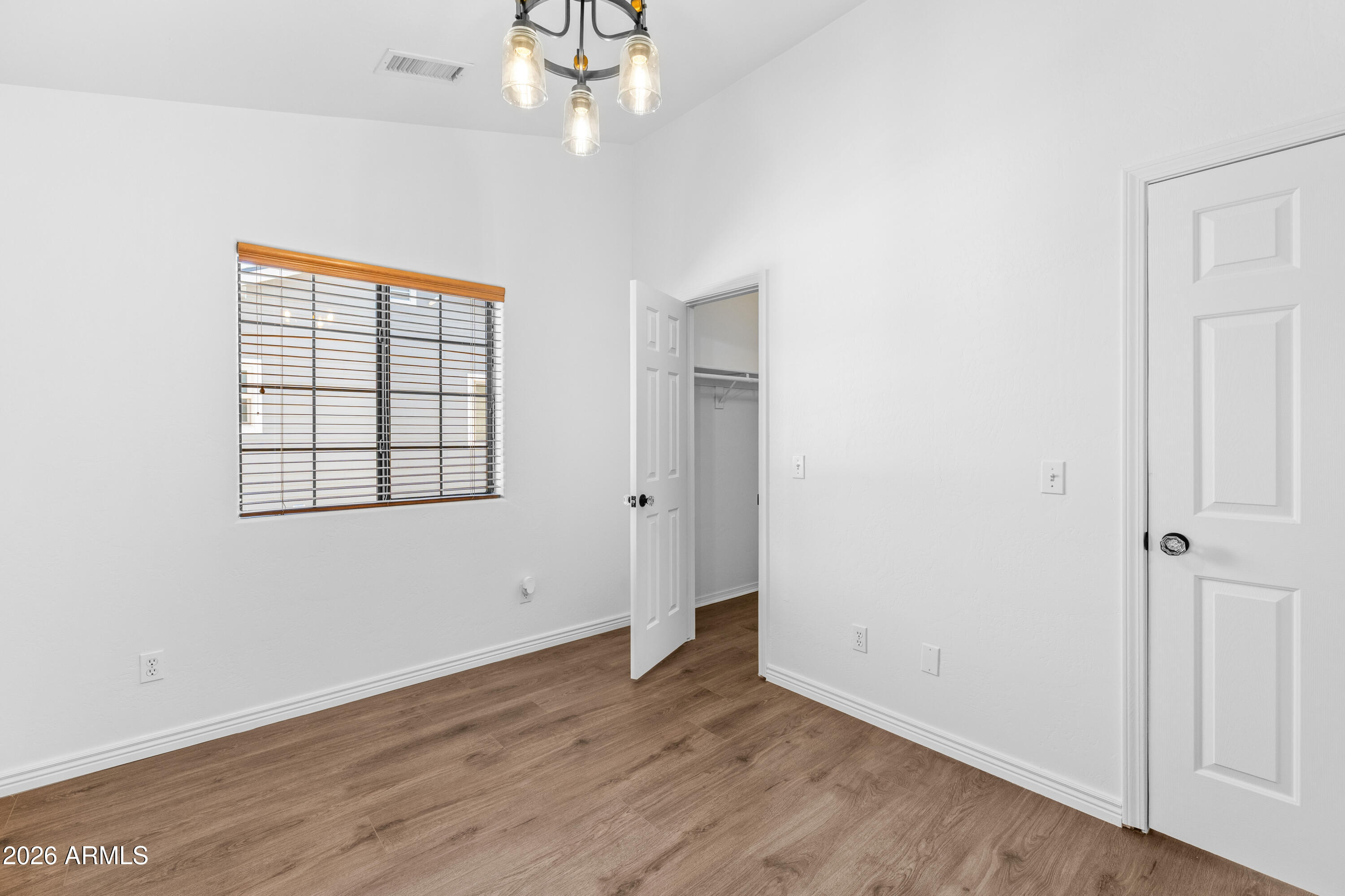 218 E Mohawk Drive