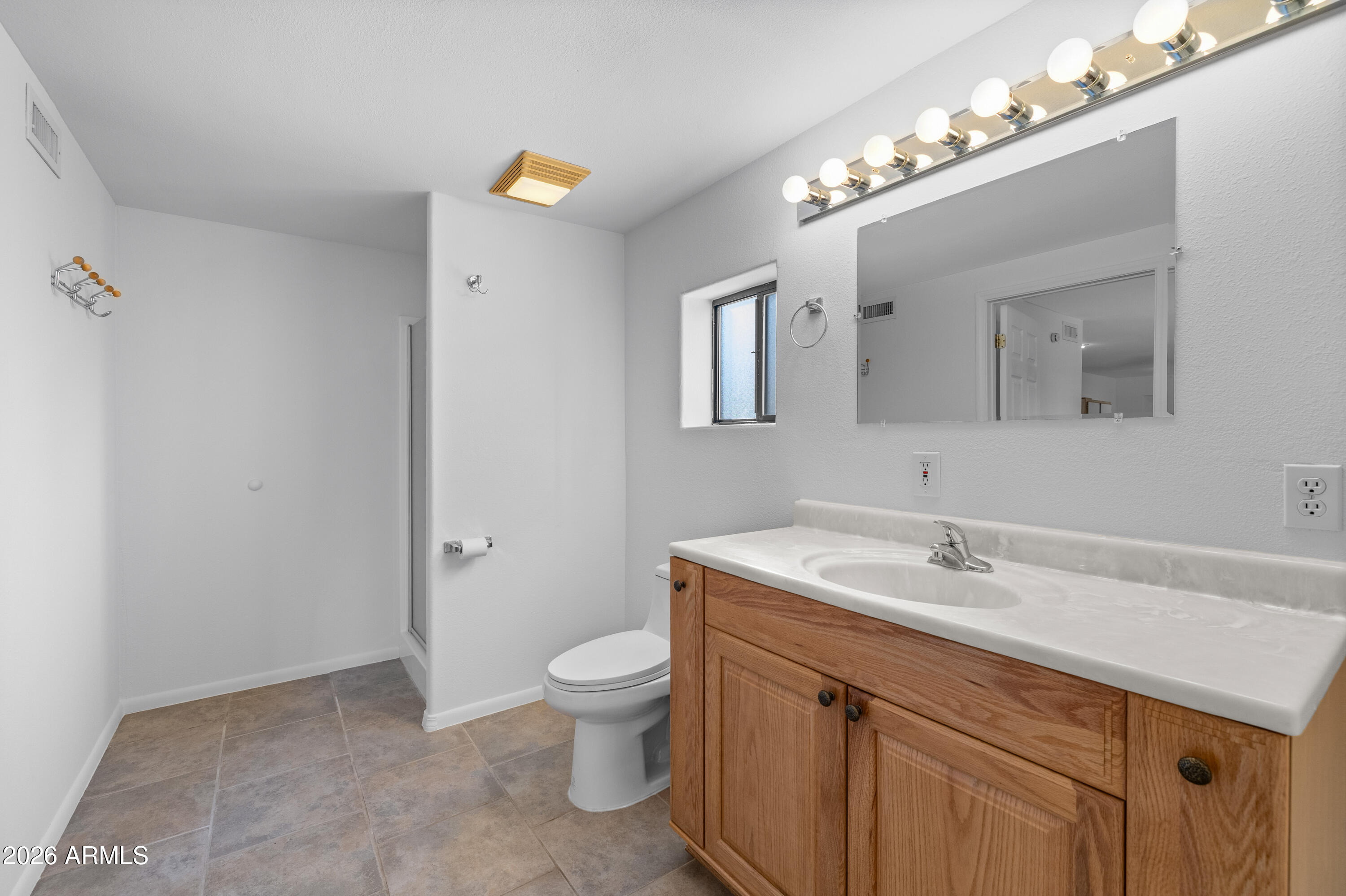 218 E Mohawk Drive
