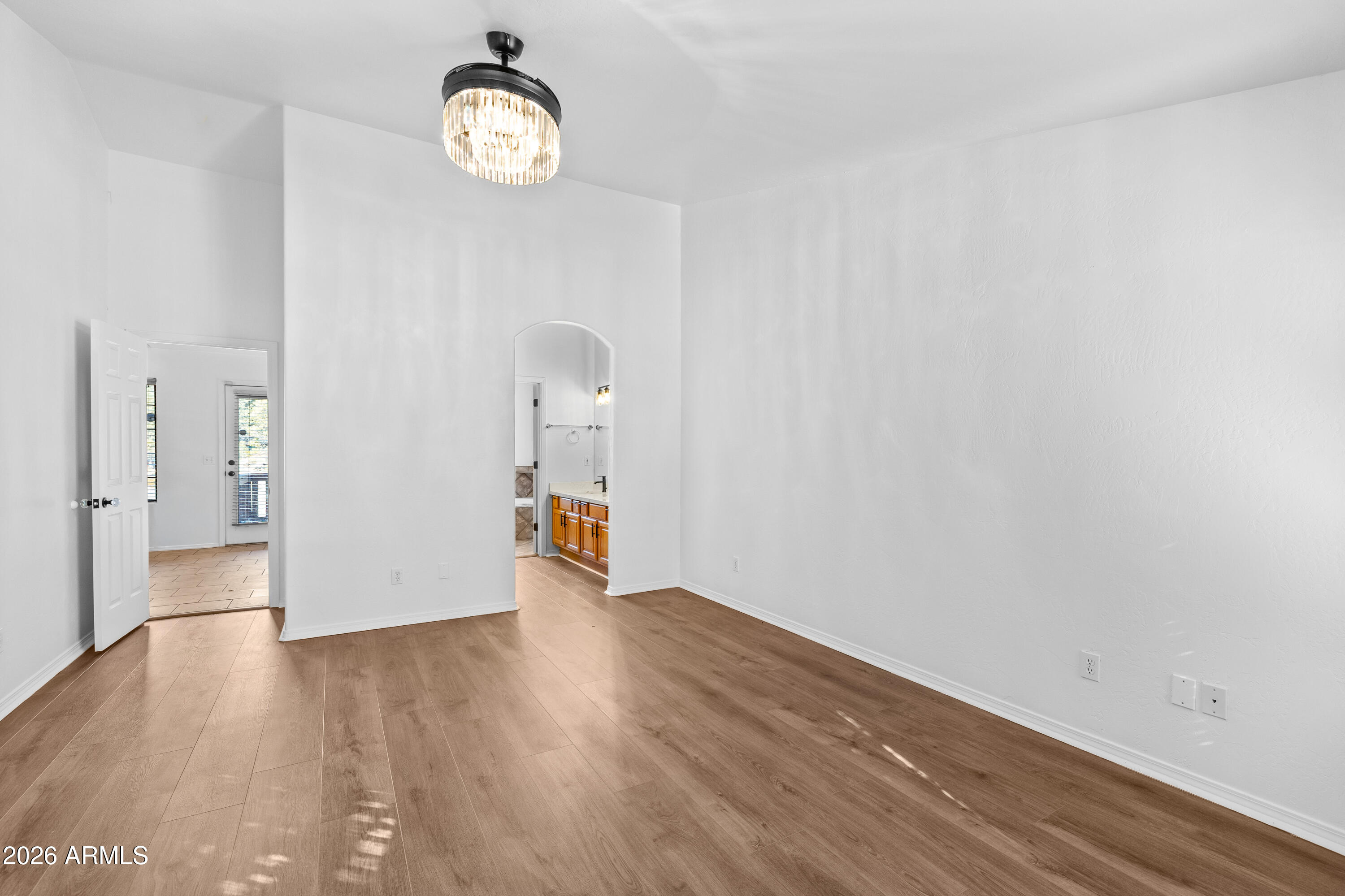 218 E Mohawk Drive