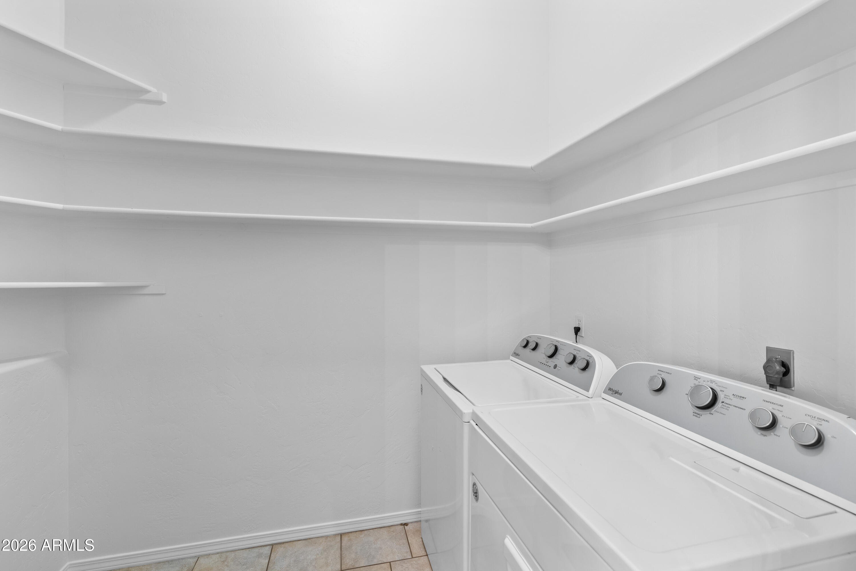 218 E Mohawk Drive
