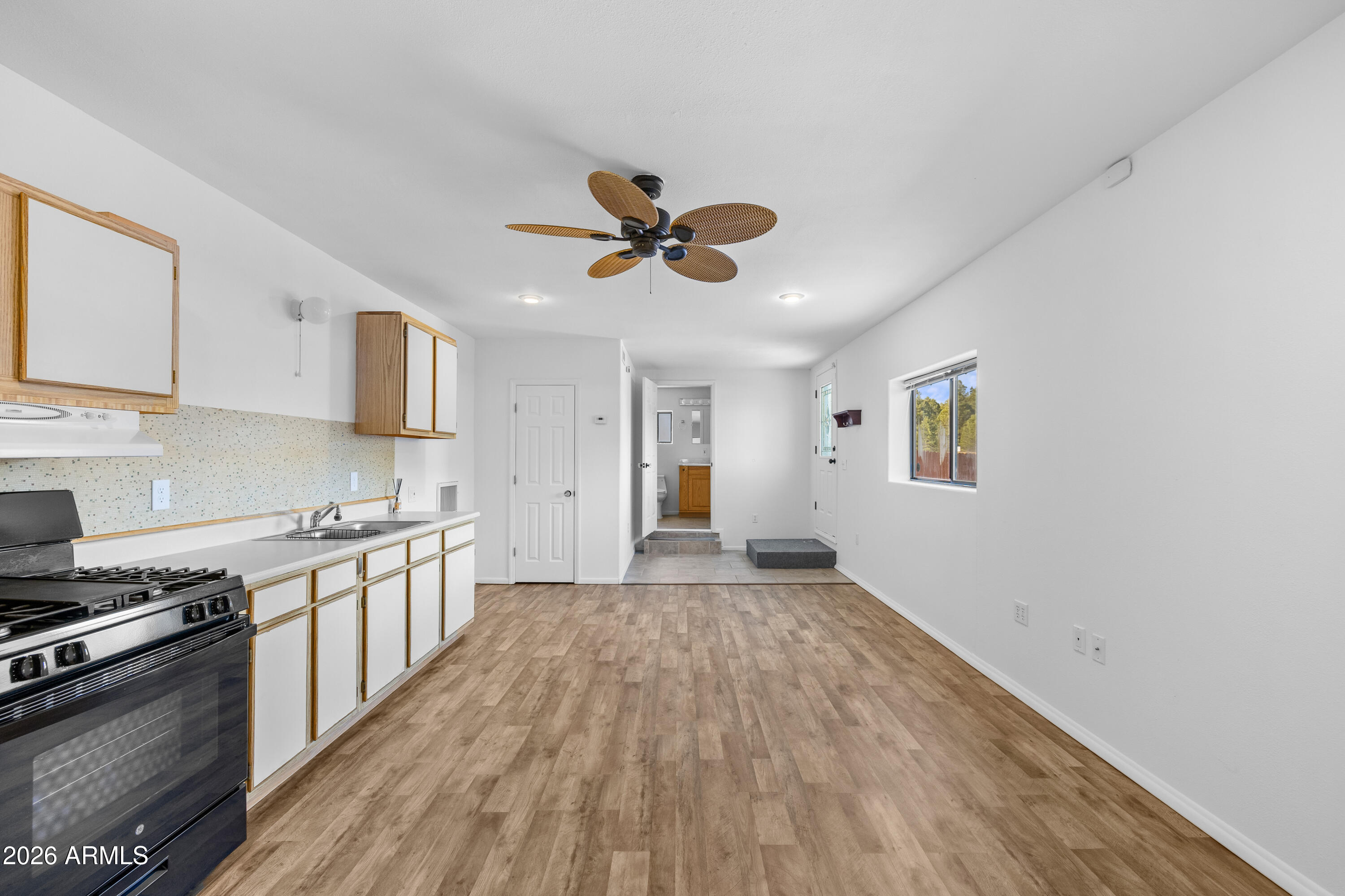 218 E Mohawk Drive