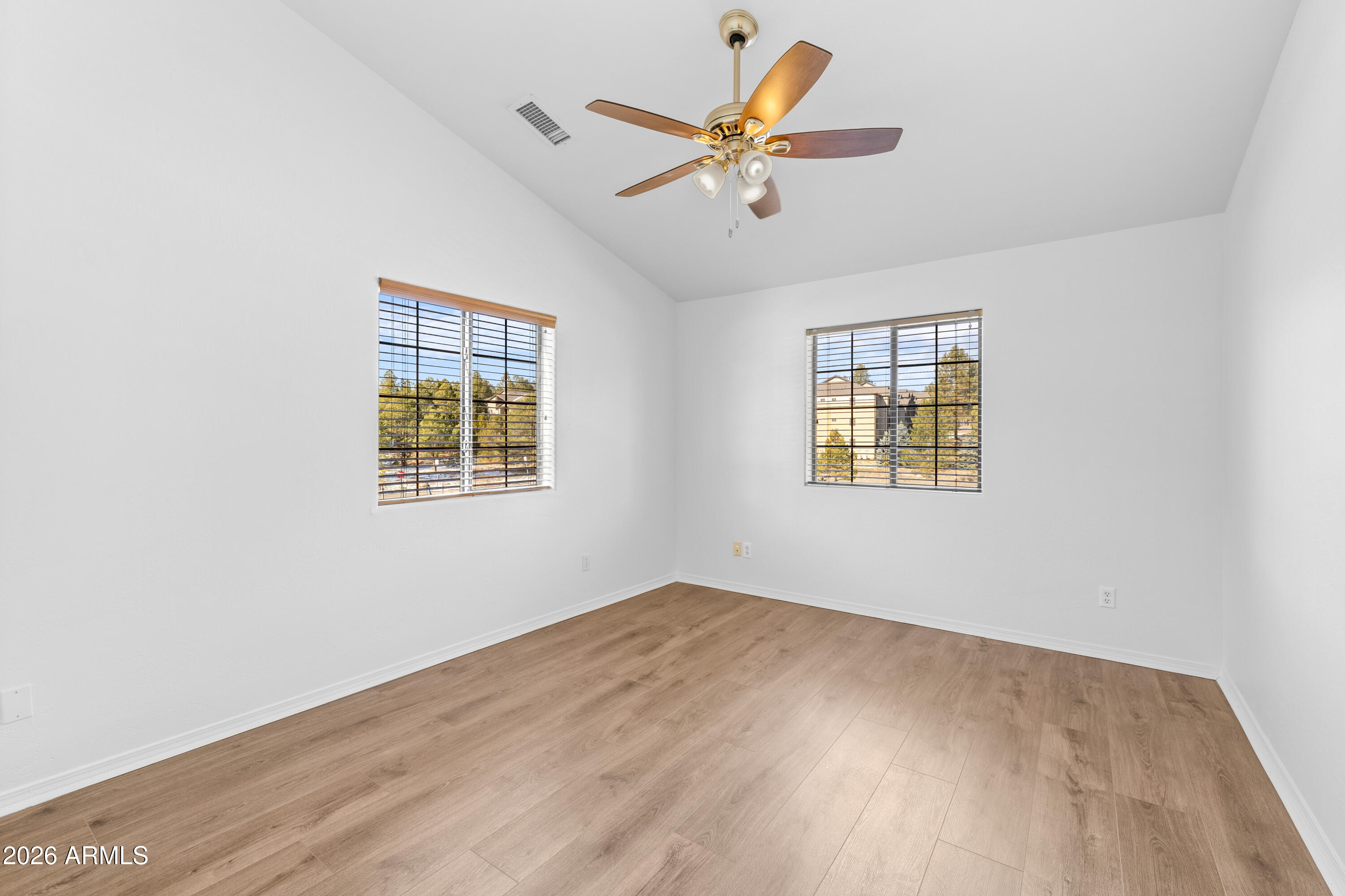 218 E Mohawk Drive