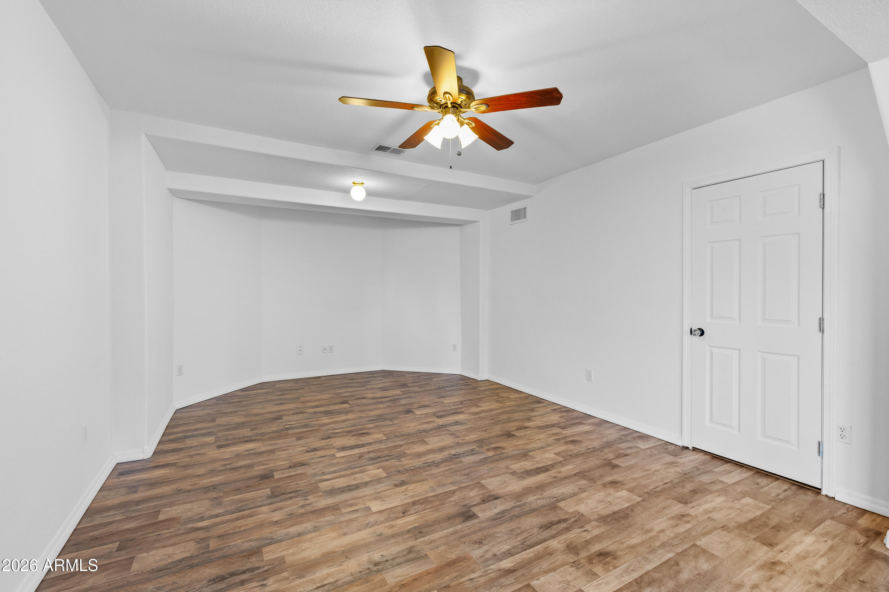 218 E Mohawk Drive