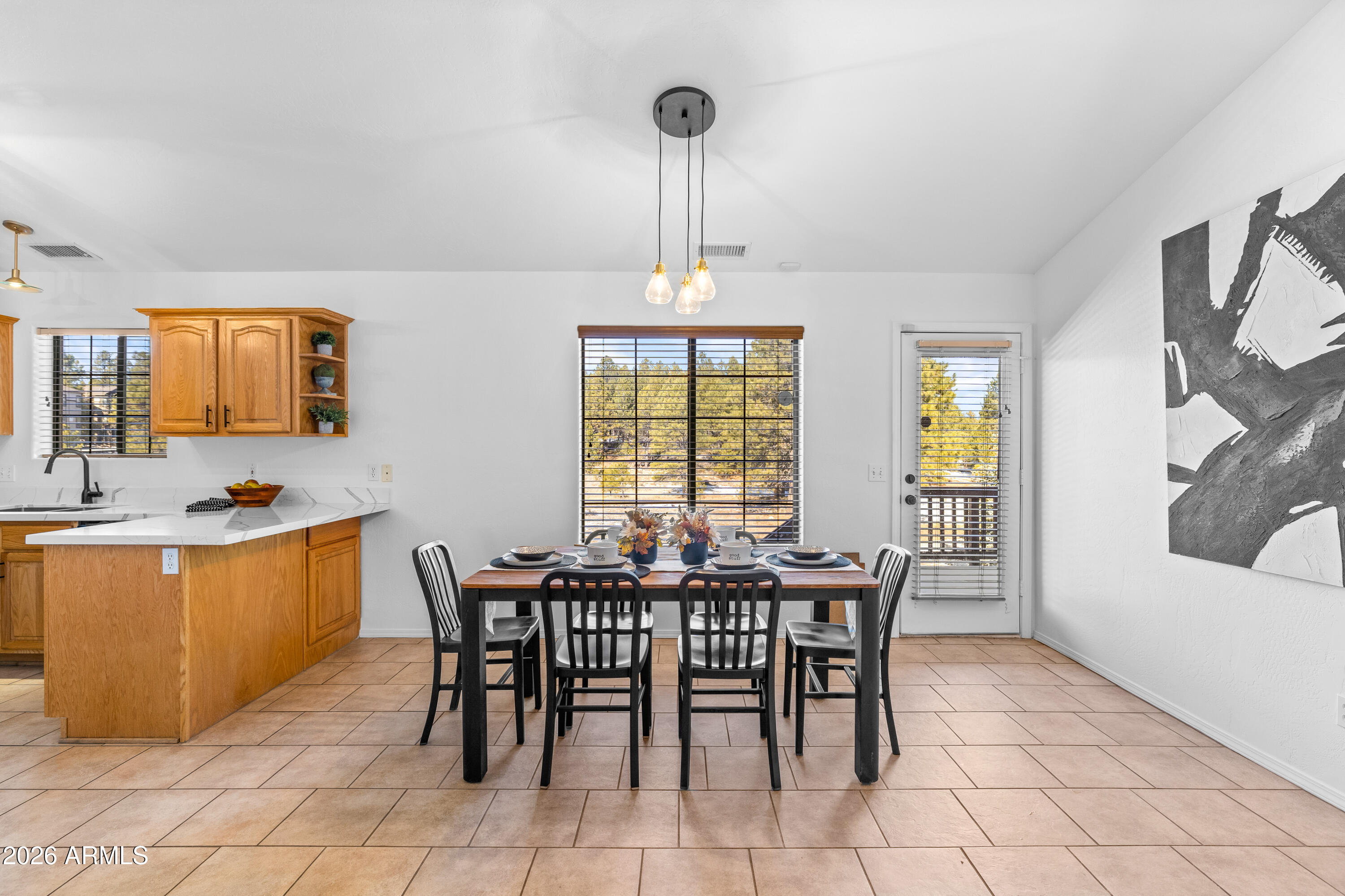 218 E Mohawk Drive