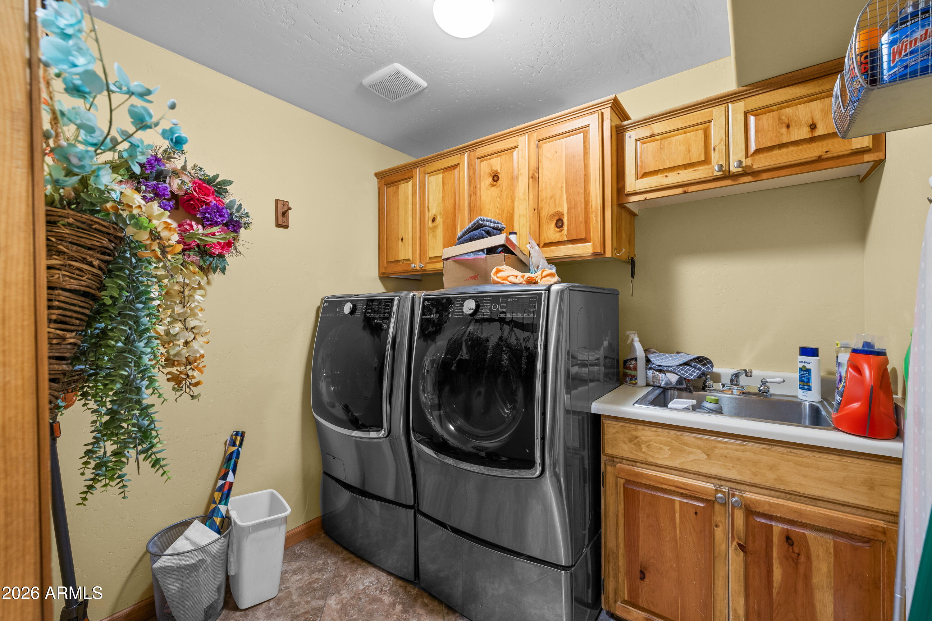 2300 W Kiltie Lane