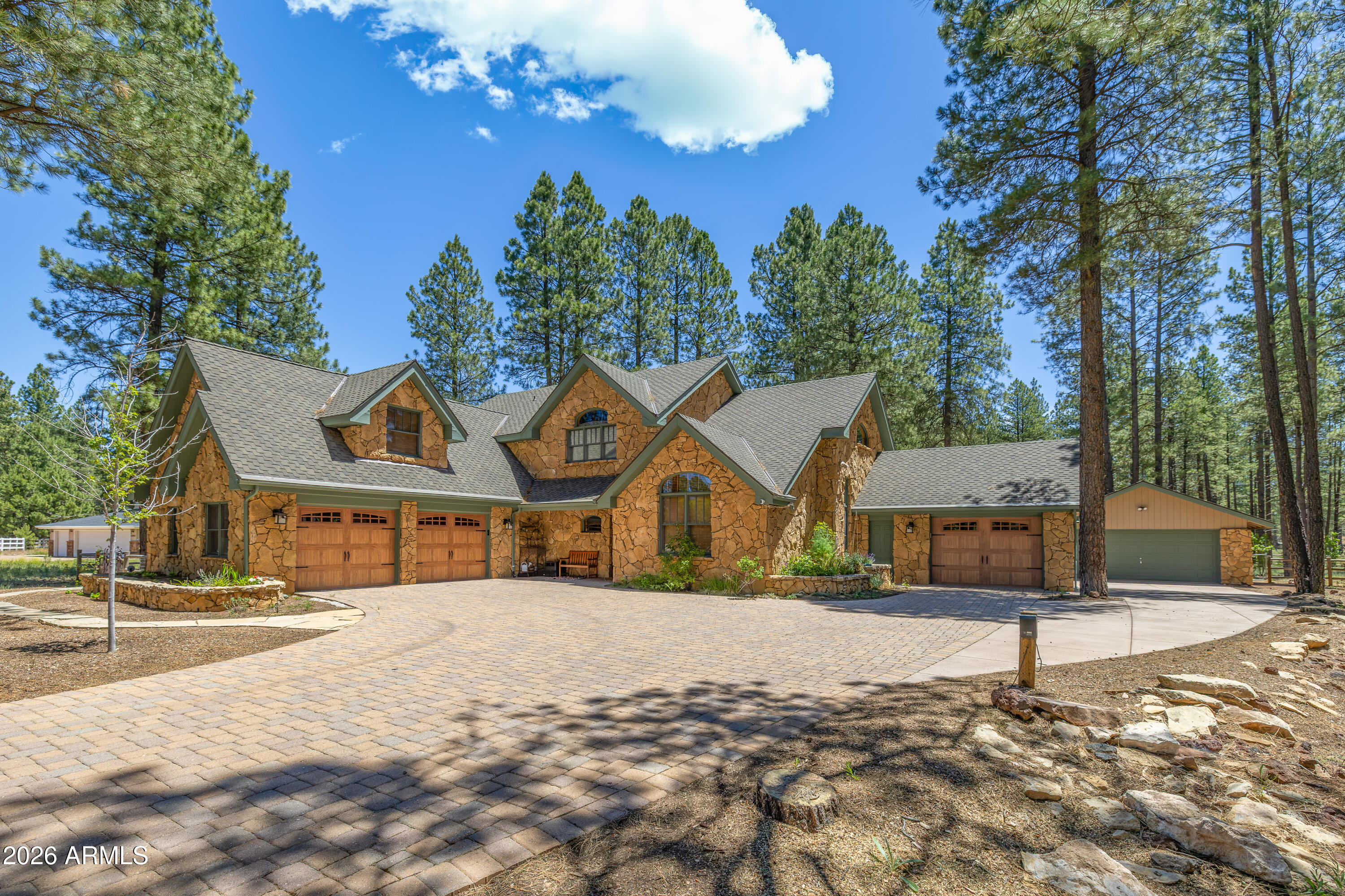 2300 W Kiltie Lane