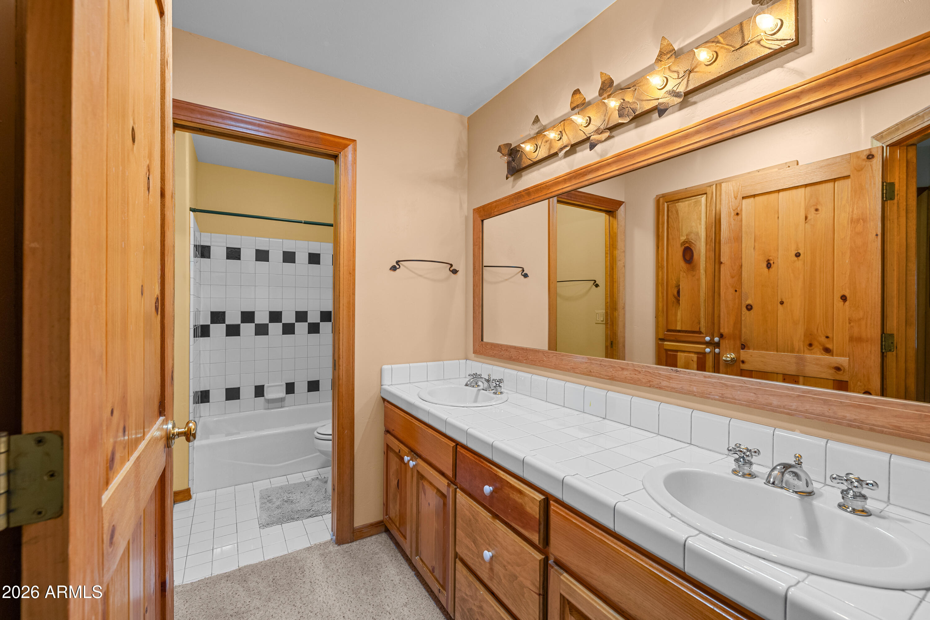 2300 W Kiltie Lane