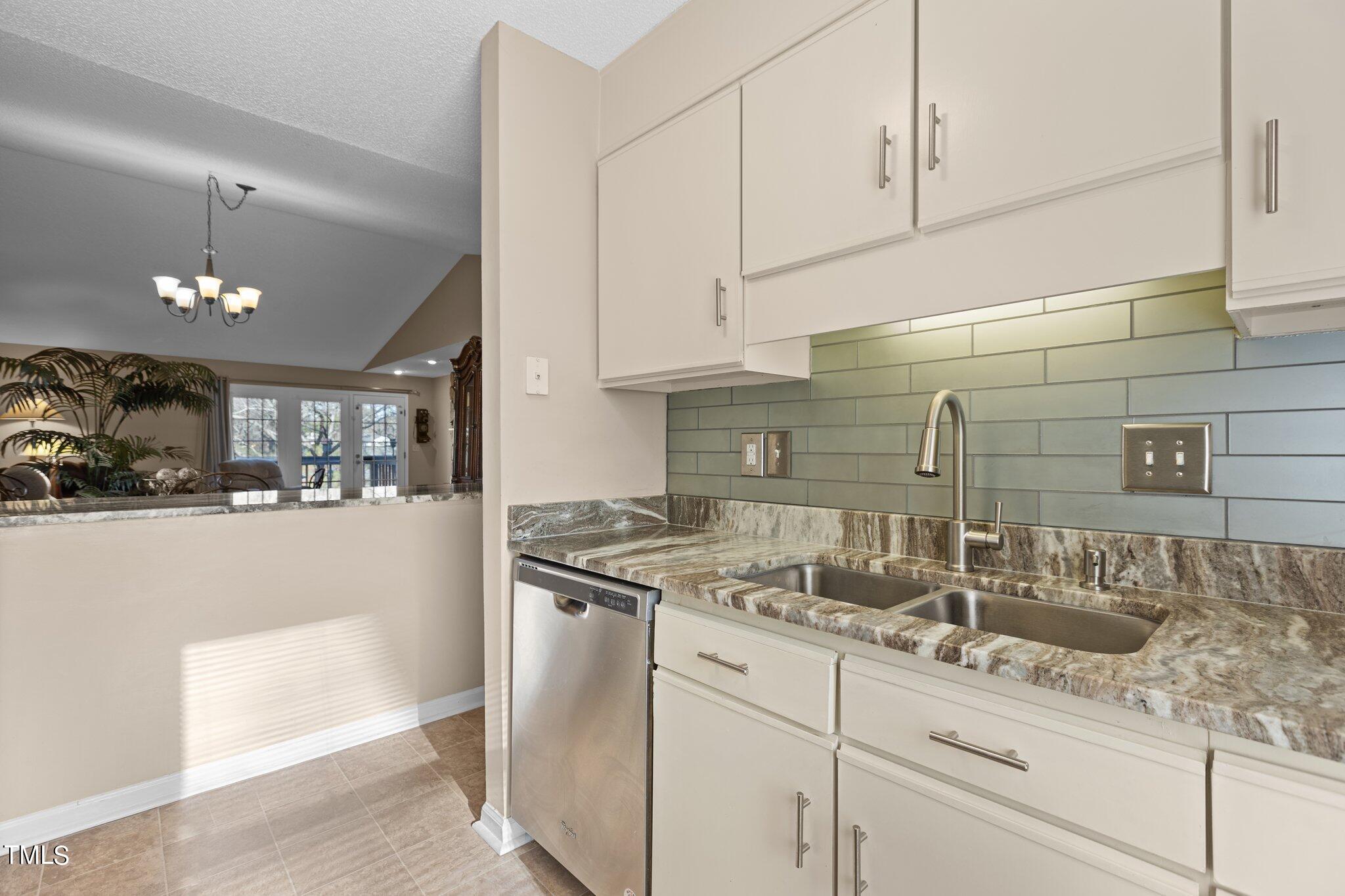2426 Mapleton Lane